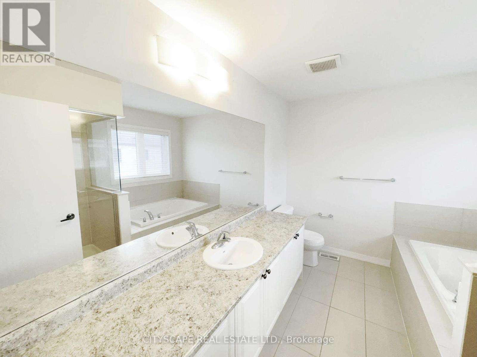Primary Bedroom - 4pc Ensuite - 16 Pagebrook Crescent, Hamilton, ON