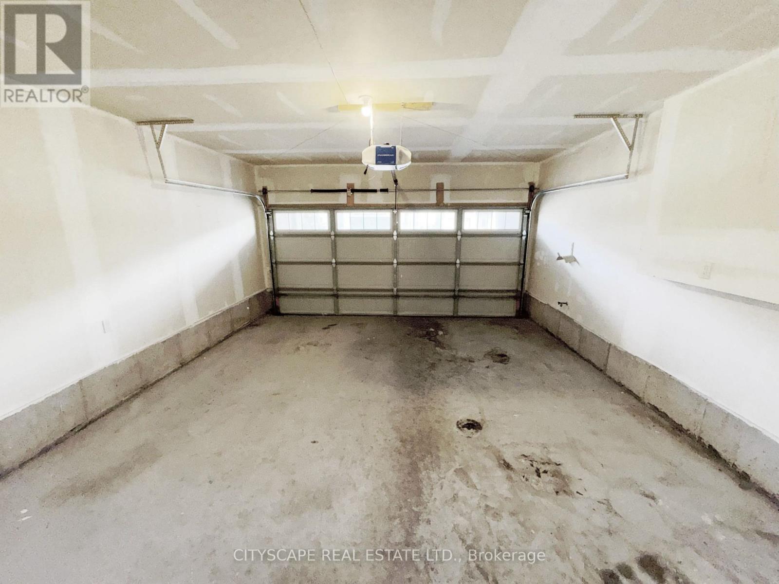 Garage - 16 Pagebrook Crescent, Hamilton, ON