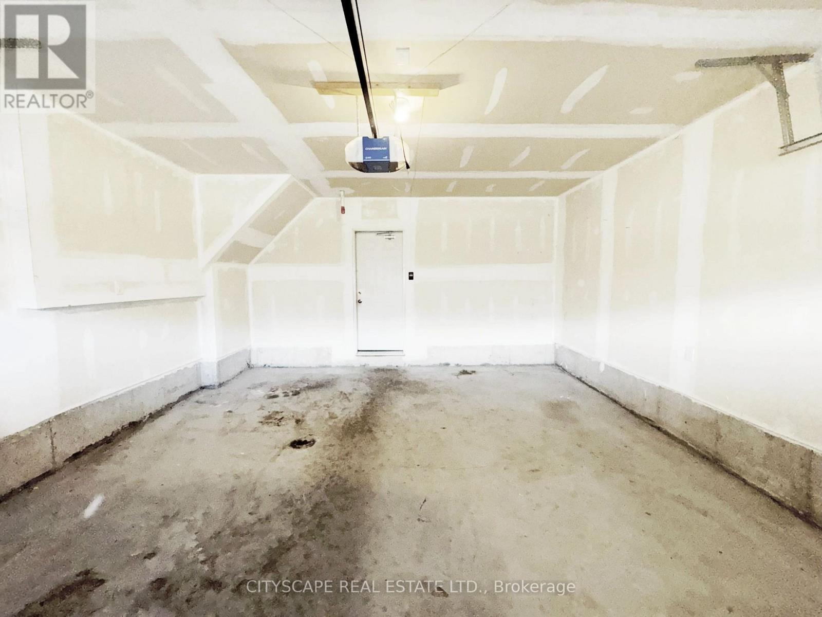 Garage - 16 Pagebrook Crescent, Hamilton, ON