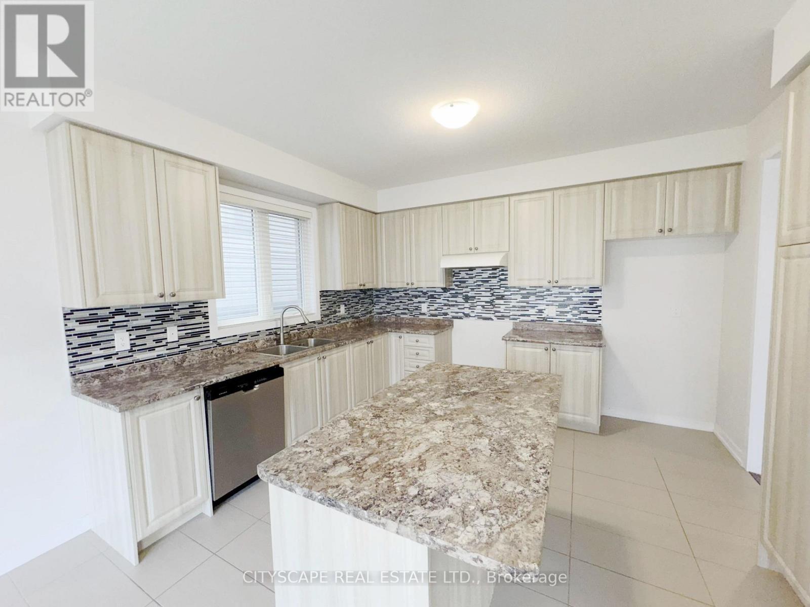 Kitchen - 16 Pagebrook Crescent, Hamilton, ON