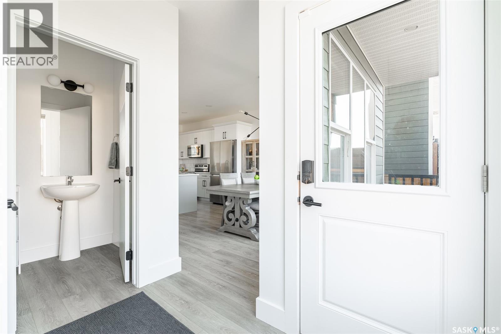 180 Rosewood Boulevard E, Saskatoon, SK