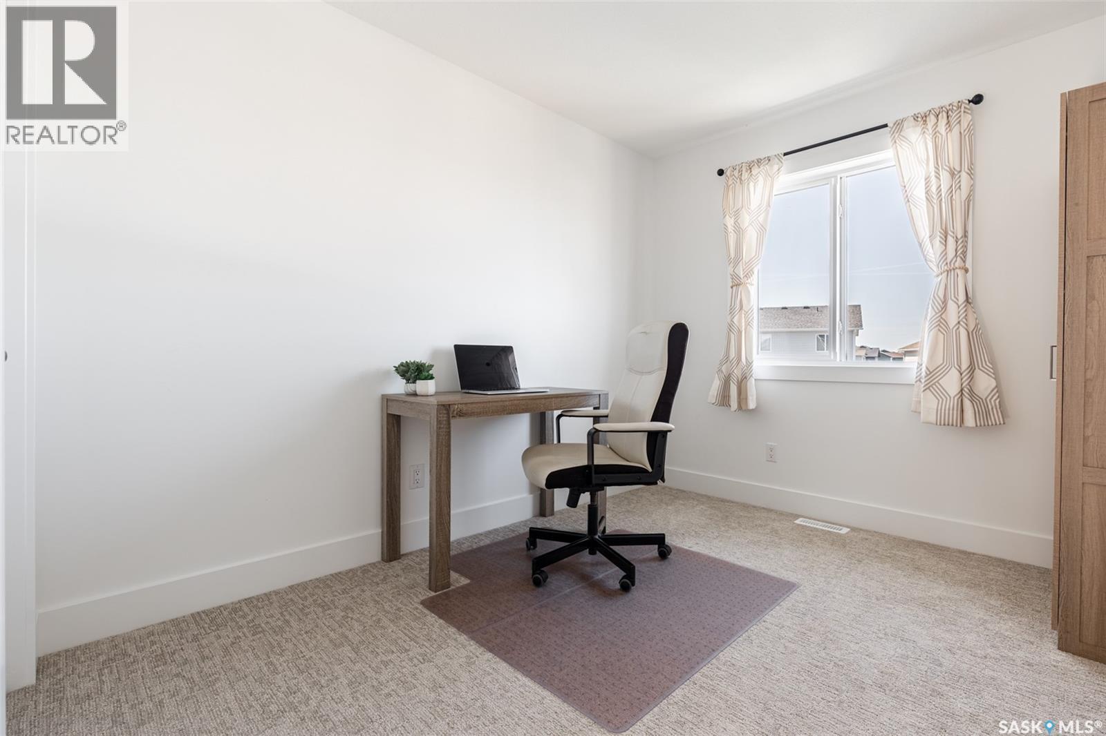 180 Rosewood Boulevard E, Saskatoon, SK