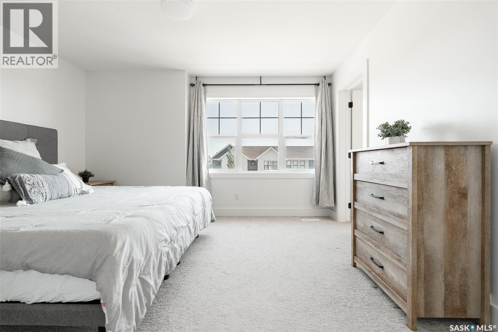 180 Rosewood Boulevard E, Saskatoon, SK
