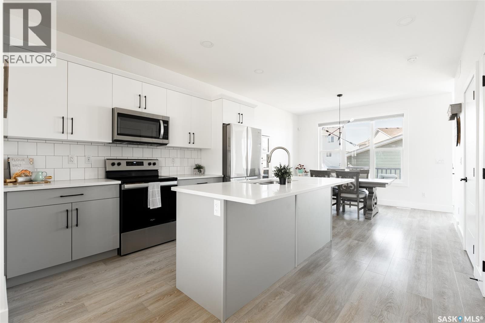 180 Rosewood Boulevard E, Saskatoon, SK