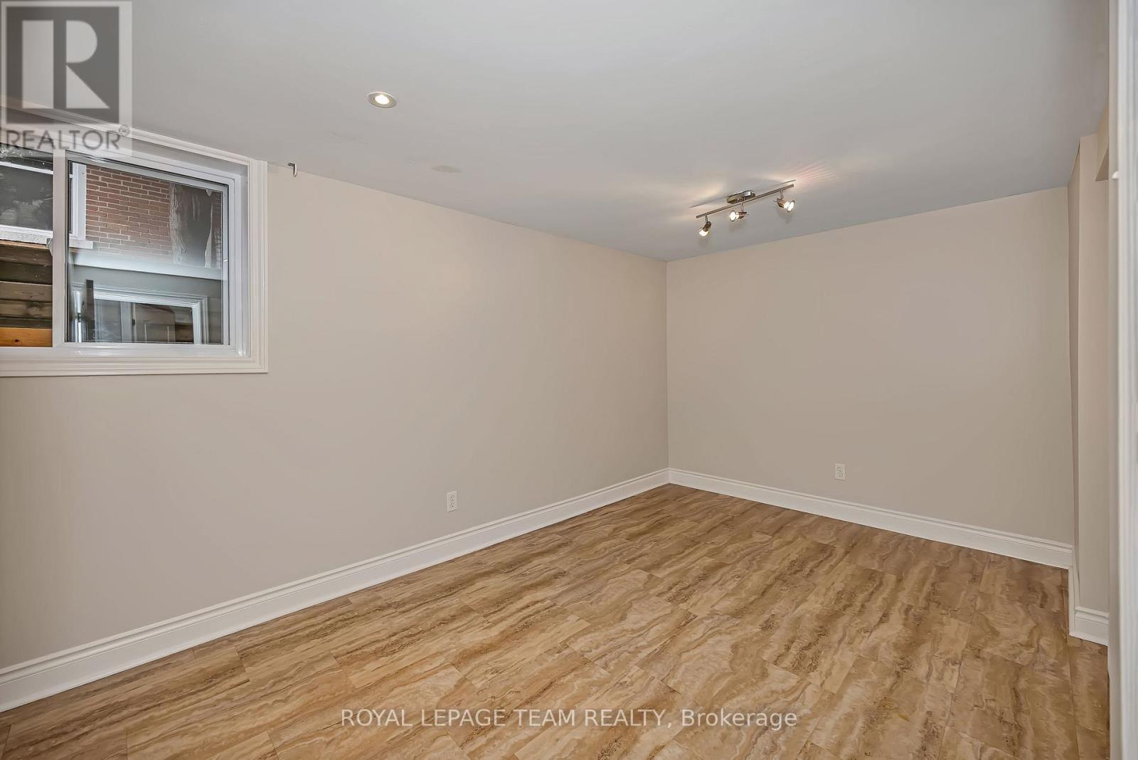 Bedroom 2 - lower level w/egress window - 4 Queen Mary Street, Ottawa, ON
