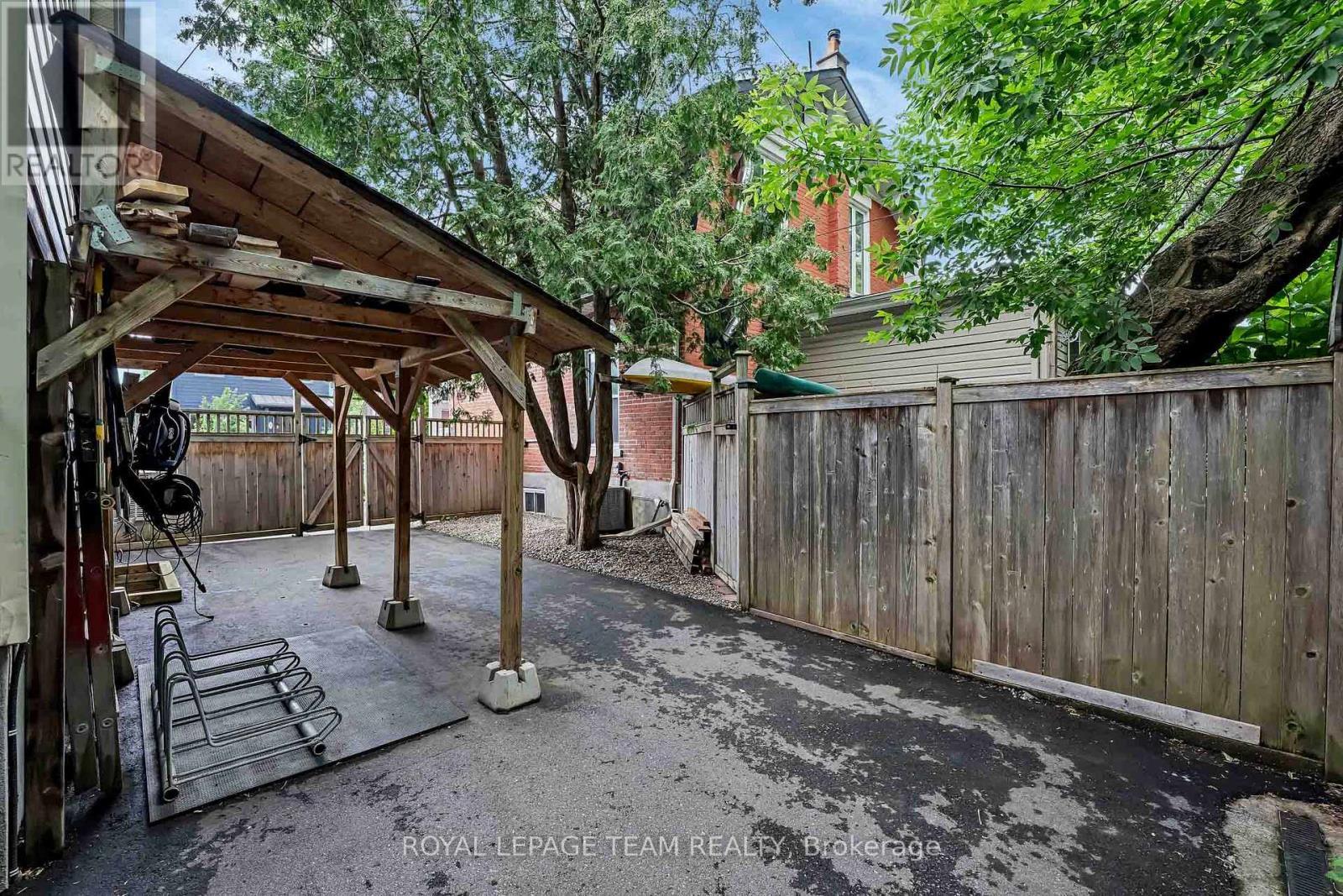 4 Queen Mary Street, Ottawa, ON