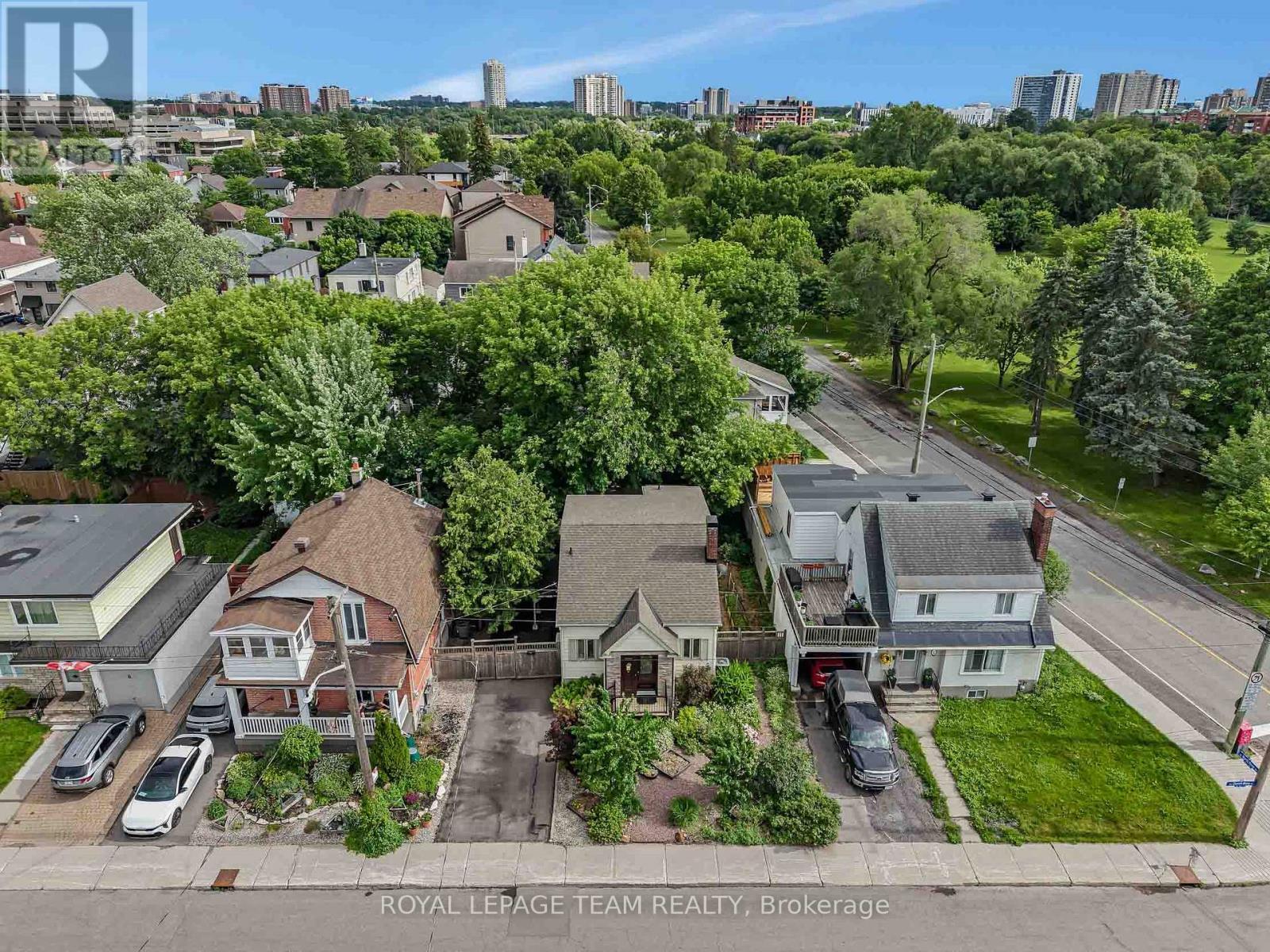2nd home in from North River & the lush pk across - 4 Queen Mary Street, Ottawa, ON
