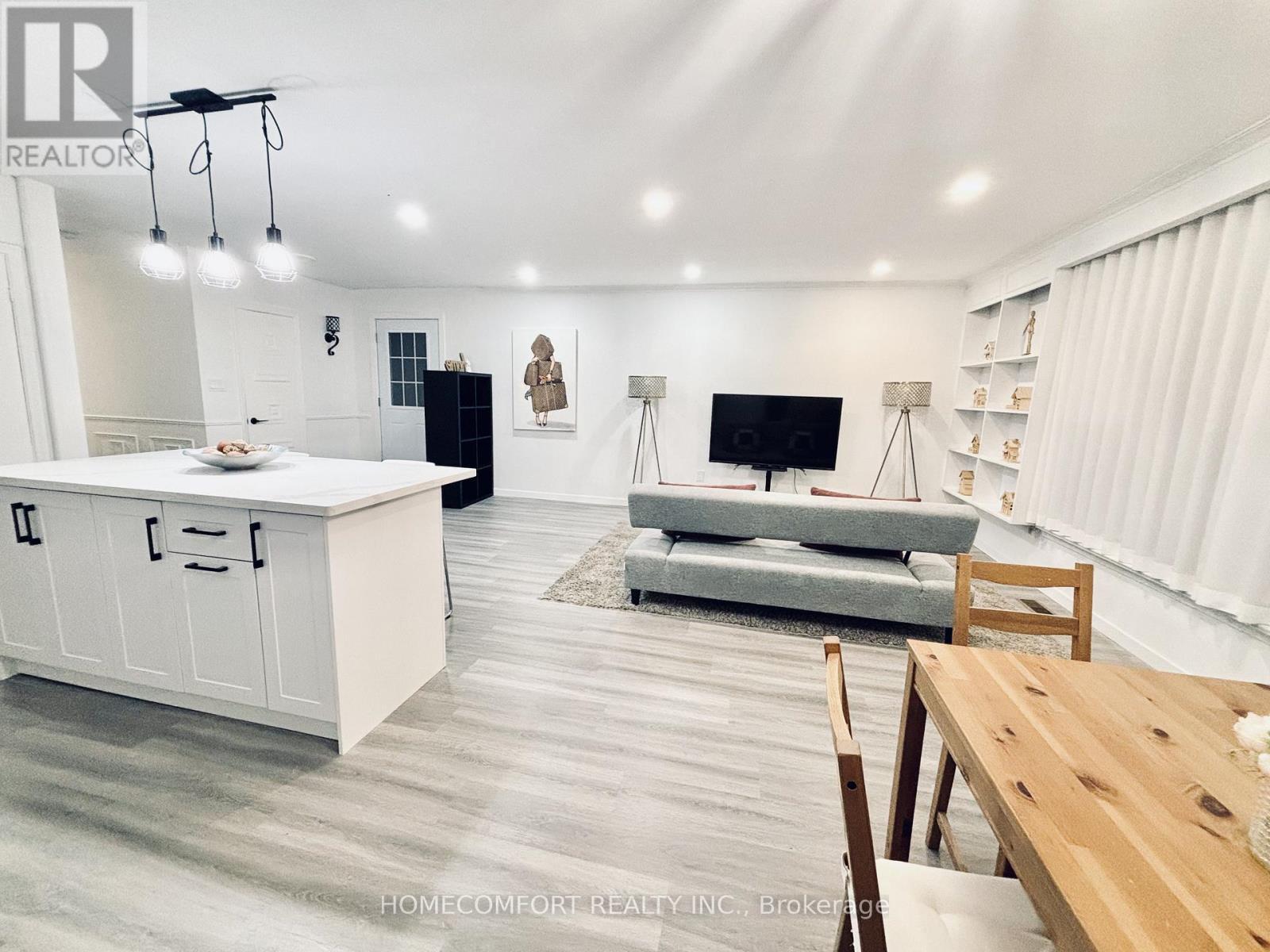 19 Beacham Crescent, Toronto, ON