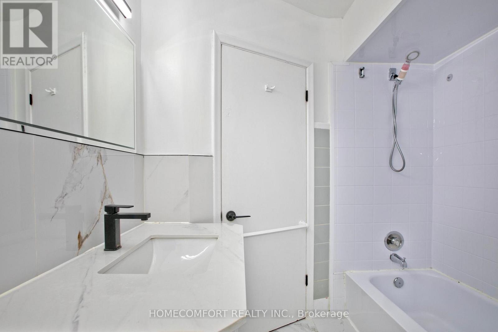 19 Beacham Crescent, Toronto, ON