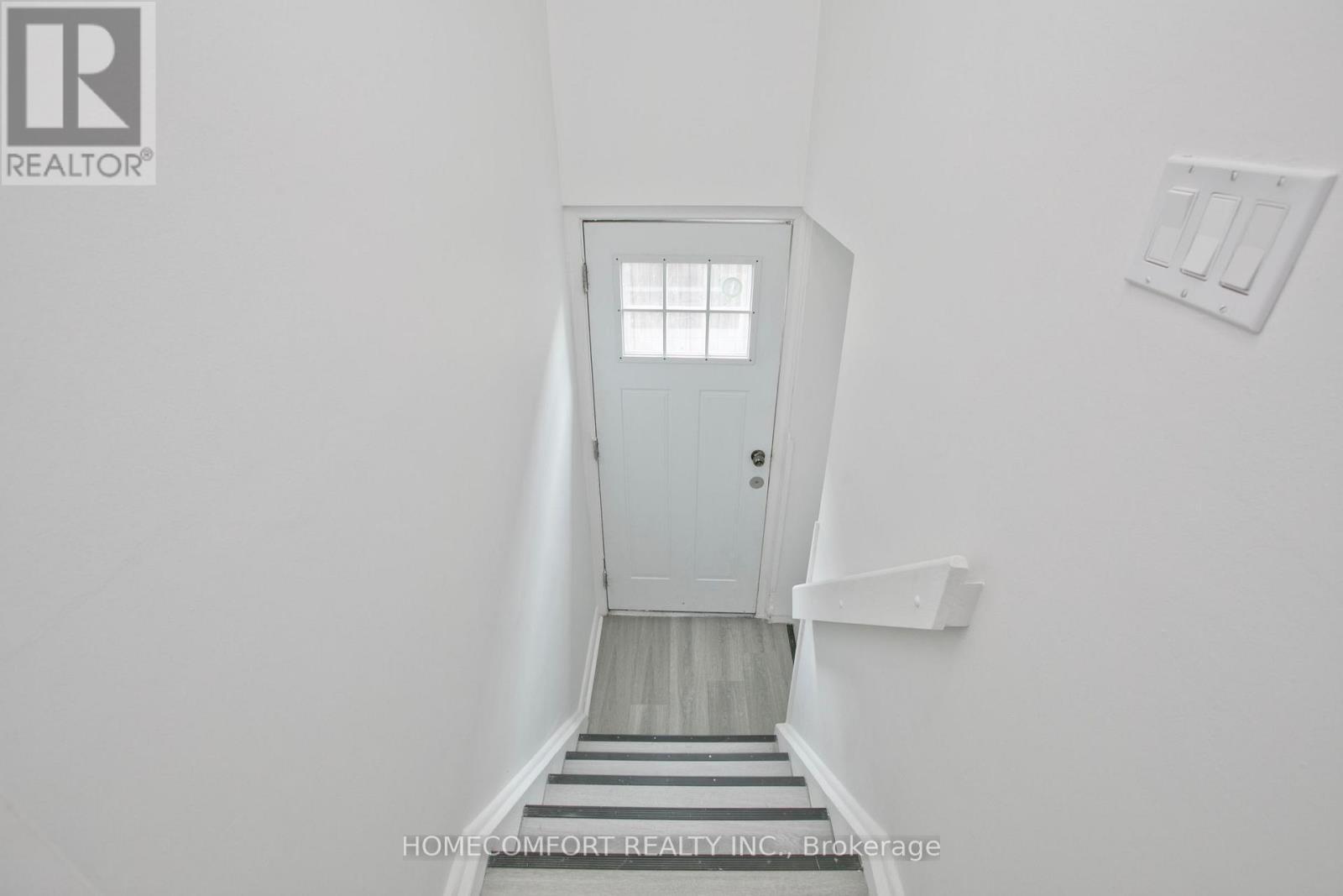 19 Beacham Crescent, Toronto, ON