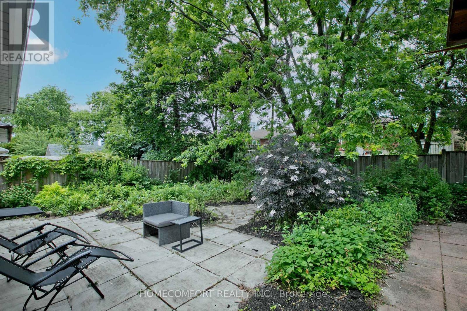 19 Beacham Crescent, Toronto, ON