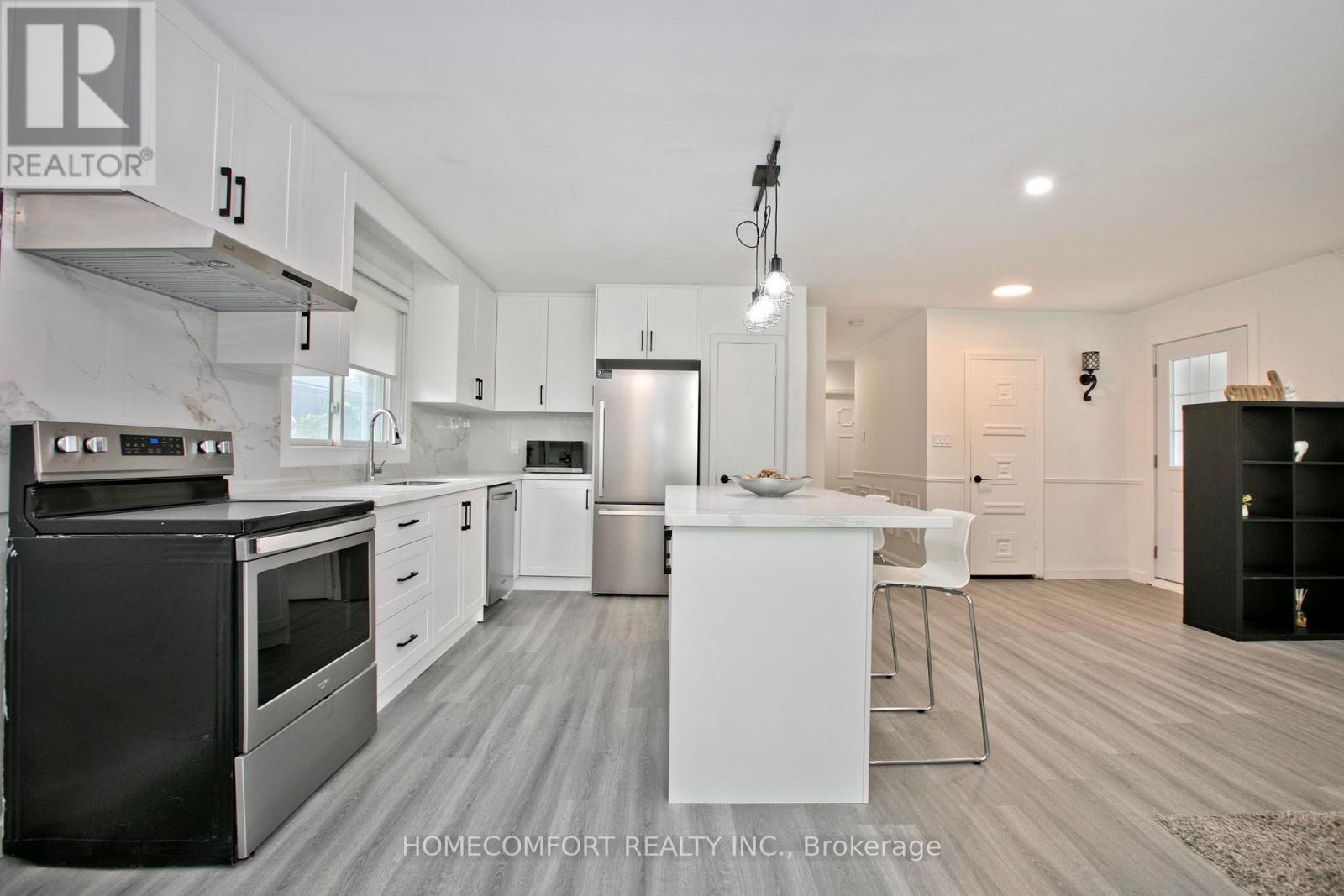 19 Beacham Crescent, Toronto, ON