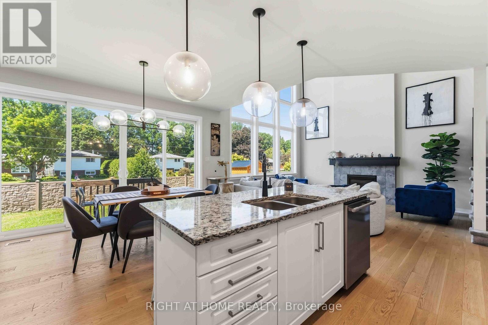 730 Kirkham Crescent, Ottawa, ON