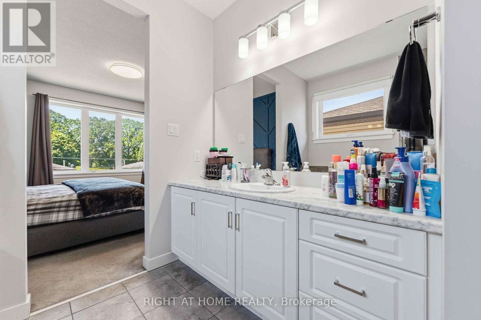 730 Kirkham Crescent, Ottawa, ON