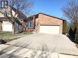 576 TEMPLEMEAD Drive Unit# 1 Hamilton, ON L8W 2T9