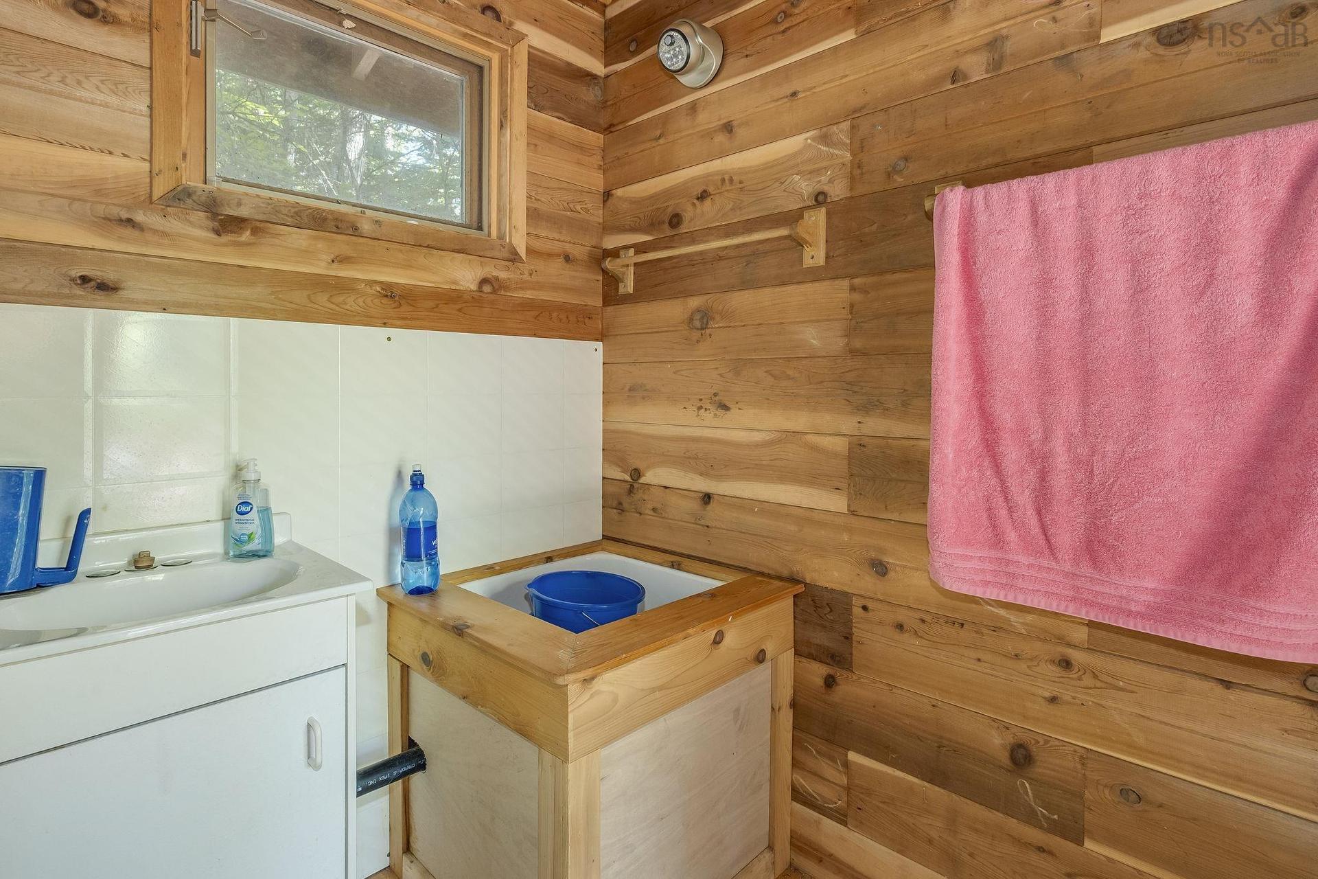 207 Middle Fork Road, Sherbrooke Lake, NS