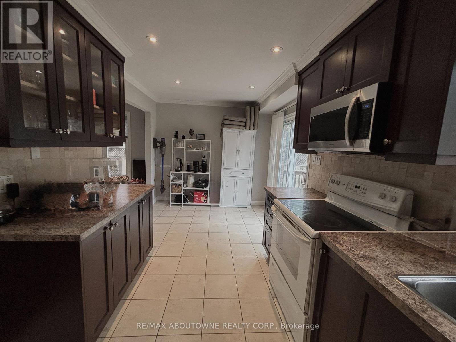3072 Patrick Crescent, Mississauga, ON