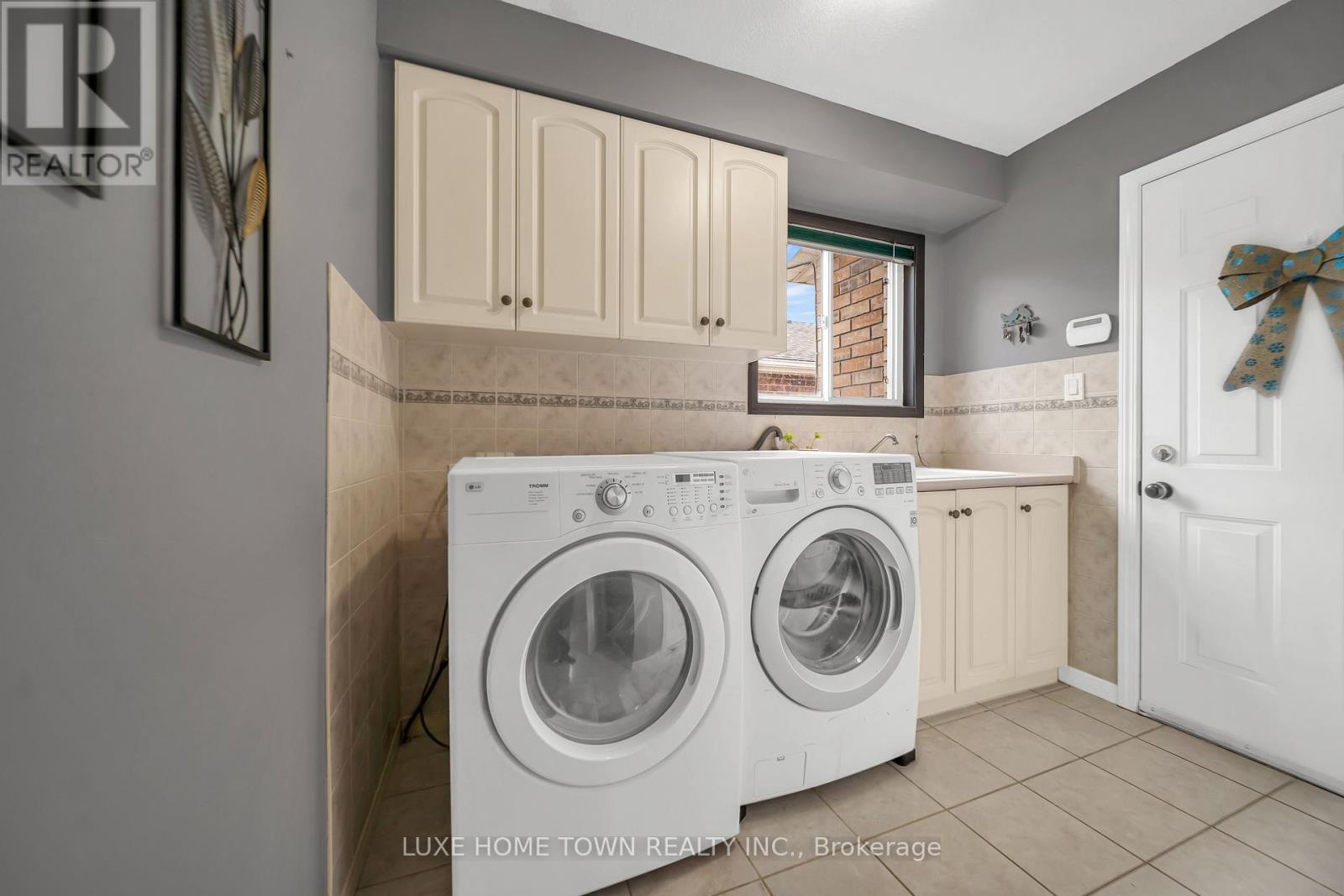 27 Fraserwood Court, Cambridge, ON