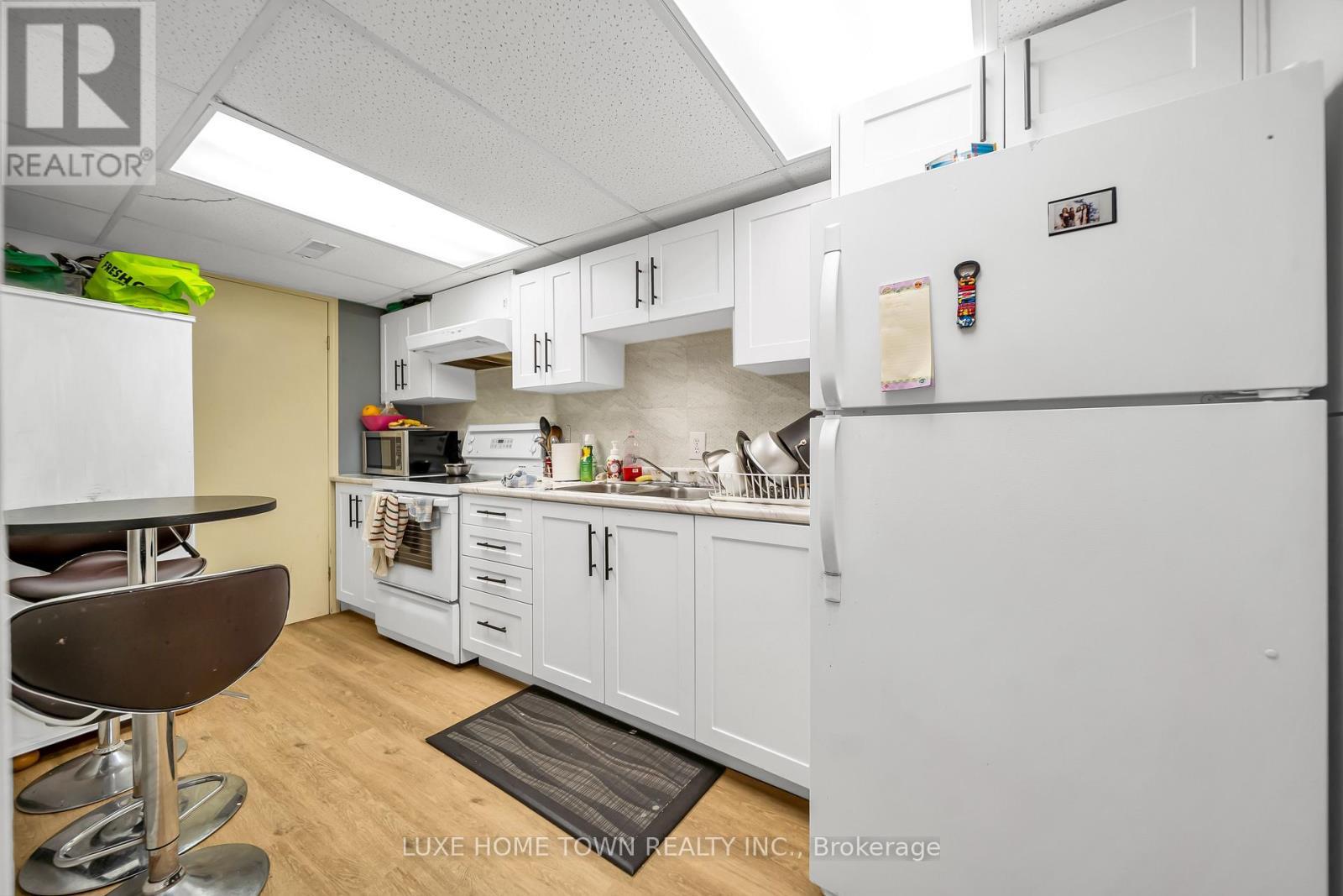 27 Fraserwood Court, Cambridge, ON