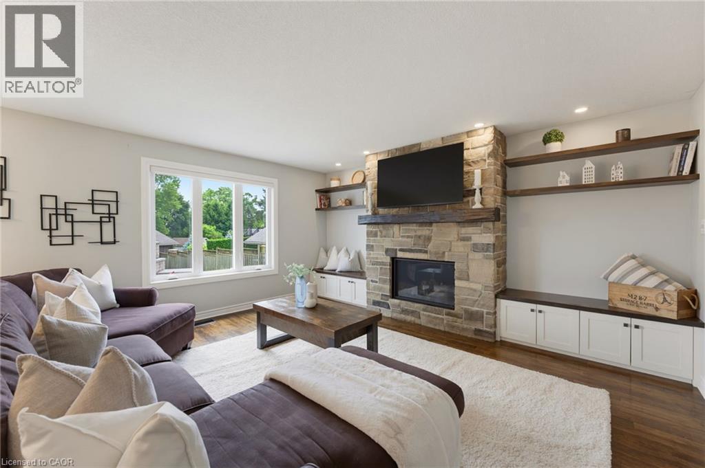 9 Burnside Drive, Ayr, ON