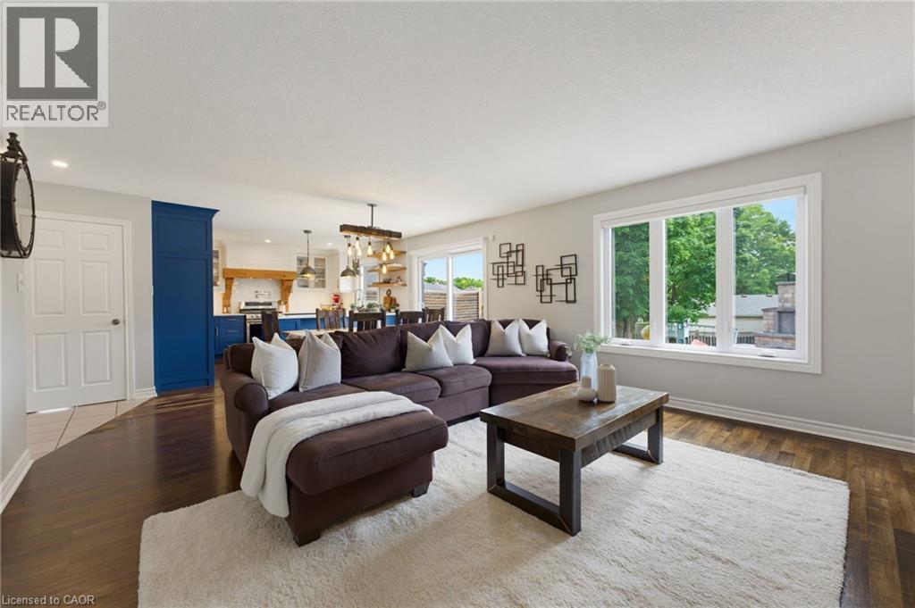 9 Burnside Drive, Ayr, ON