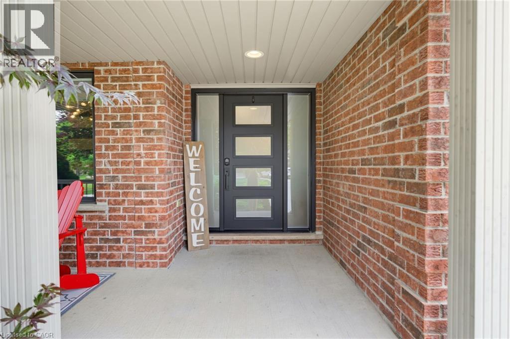 9 Burnside Drive, Ayr, ON