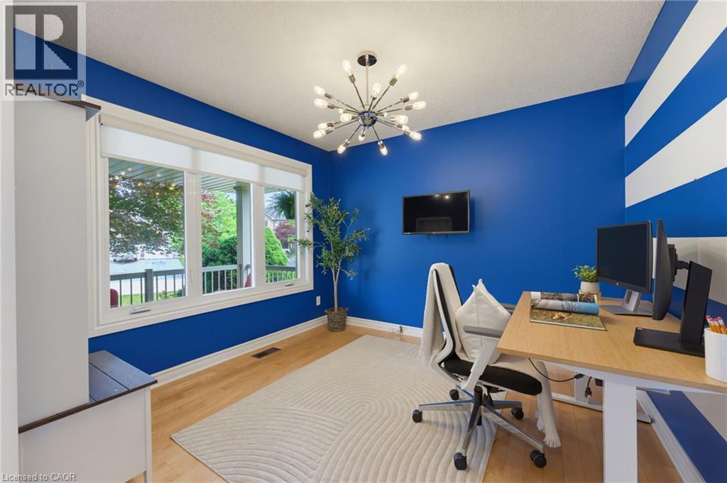 9 Burnside Drive, Ayr, ON