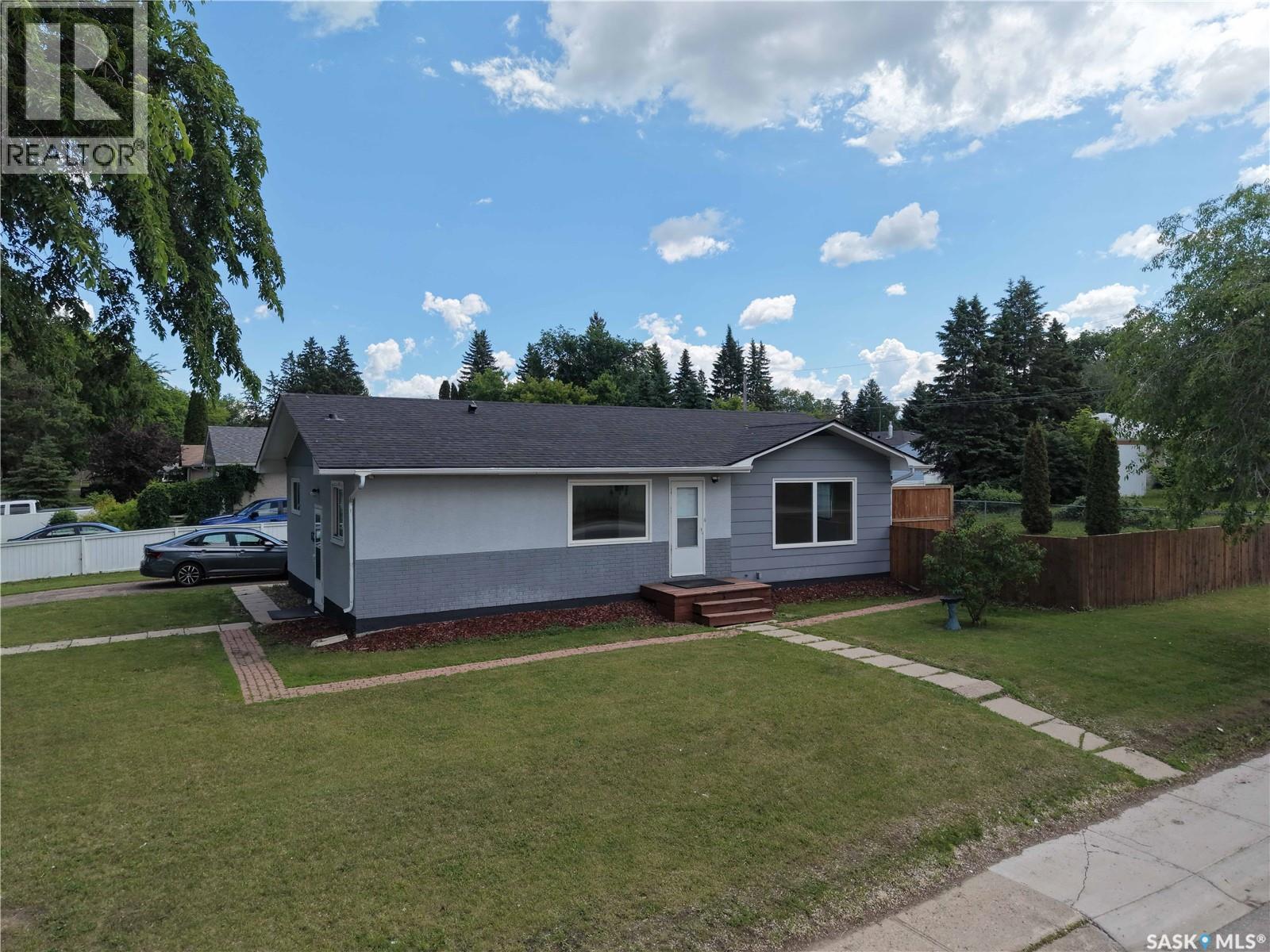 2410 Steuart Avenue, Prince Albert, SK