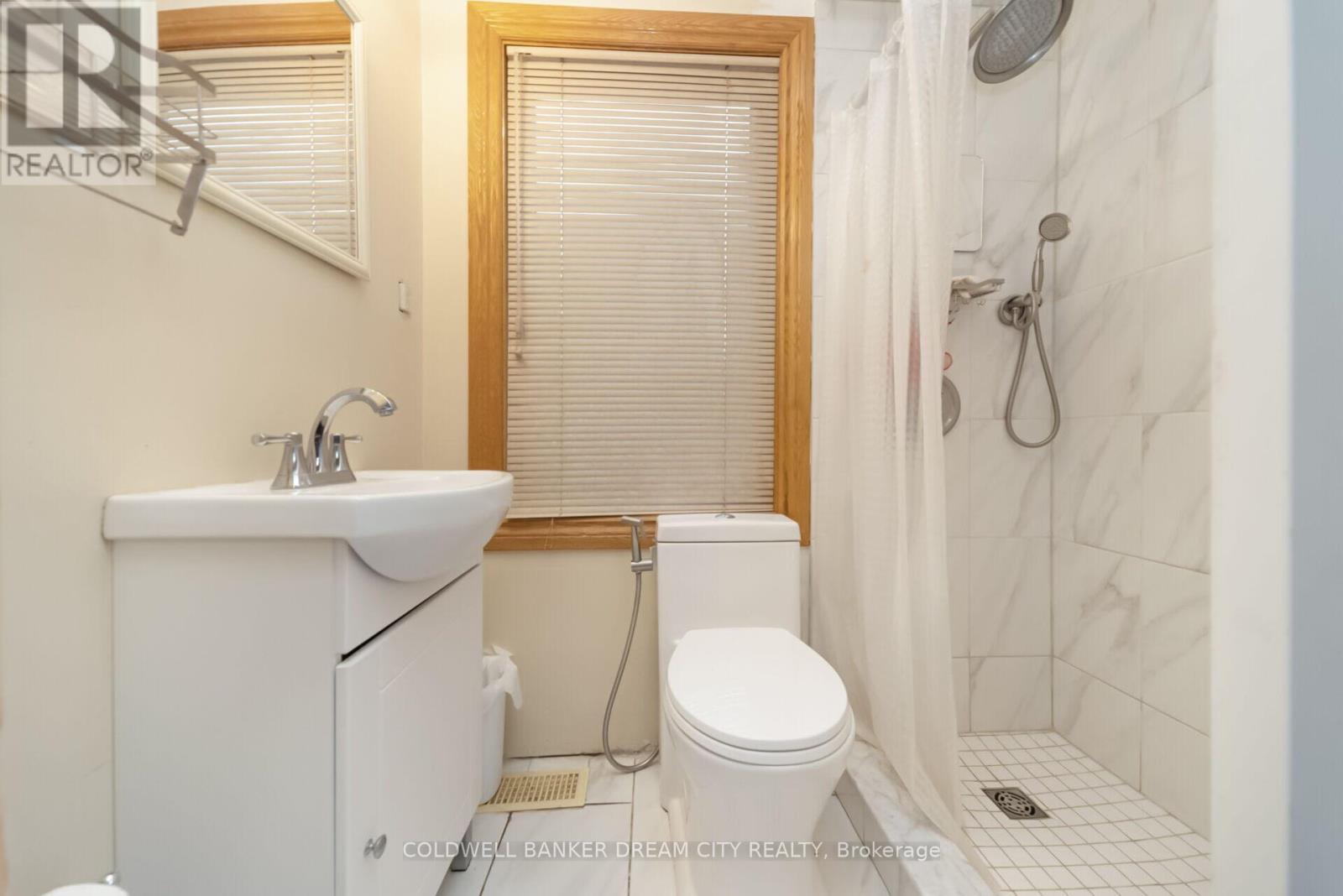 39 Reid Avenue N, Hamilton, ON