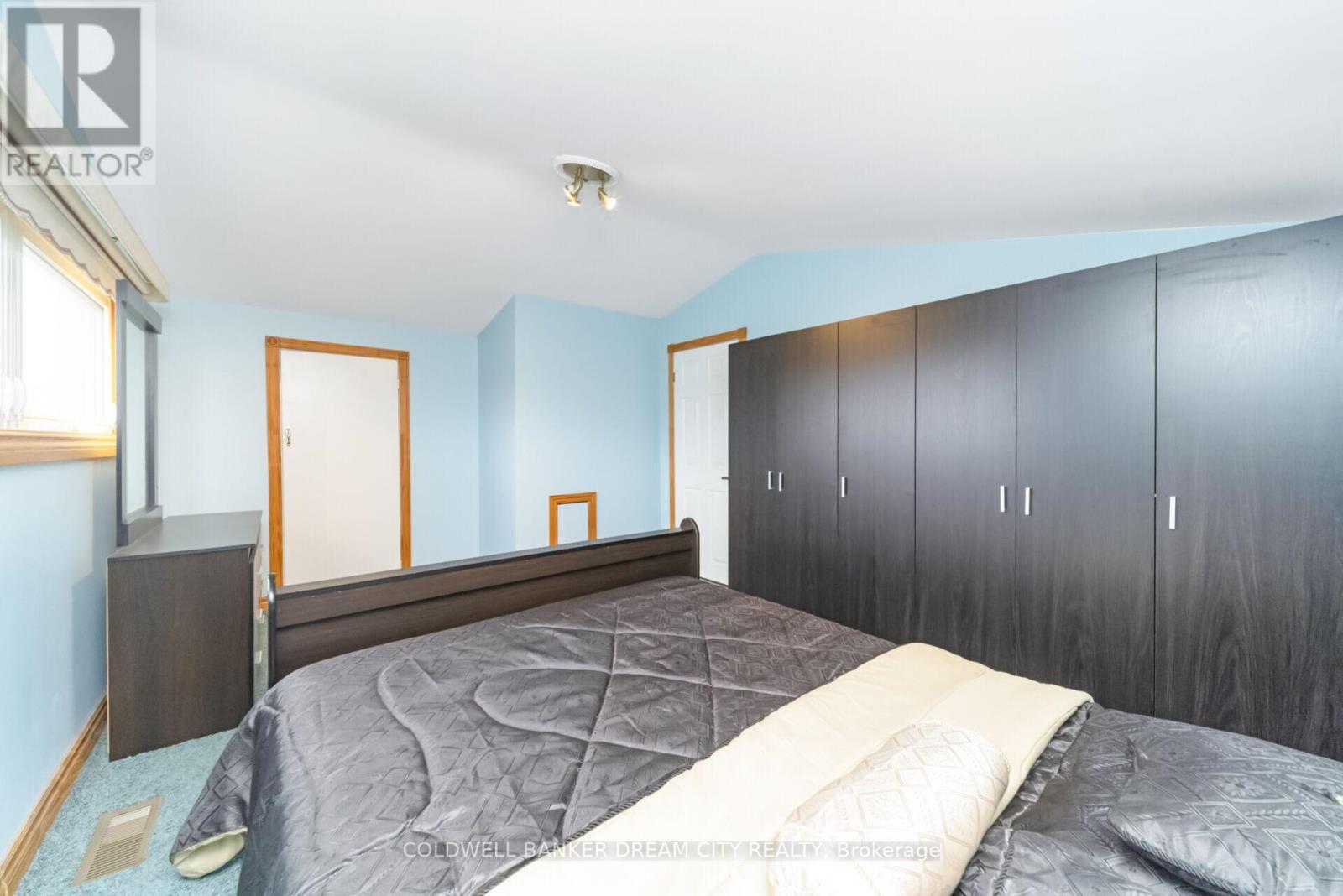 39 Reid Avenue N, Hamilton, ON