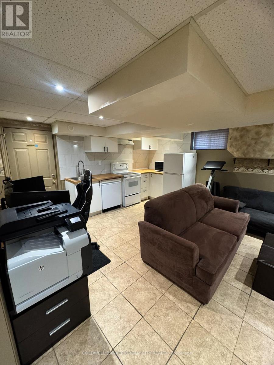 39 Reid Avenue N, Hamilton, ON