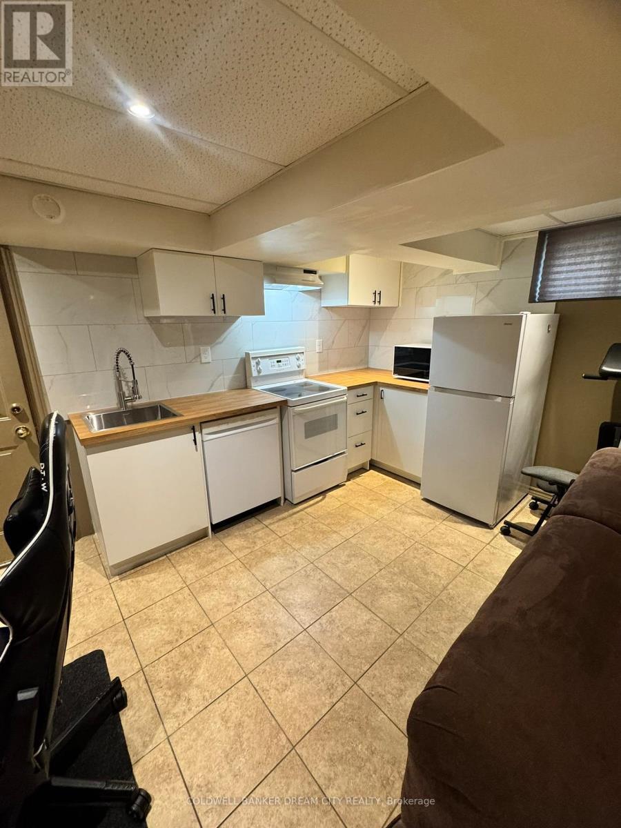 39 Reid Avenue N, Hamilton, ON