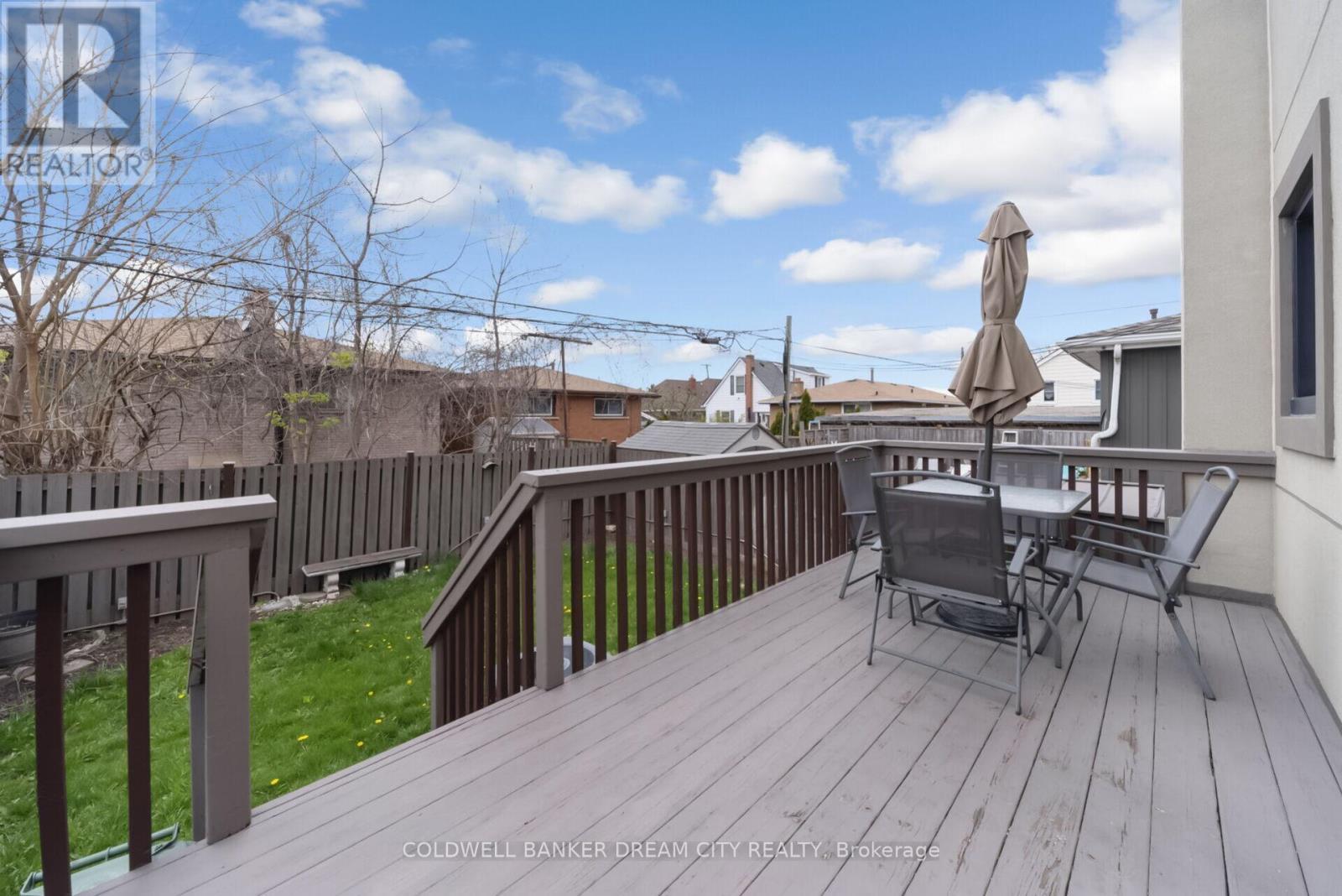 39 Reid Avenue N, Hamilton, ON