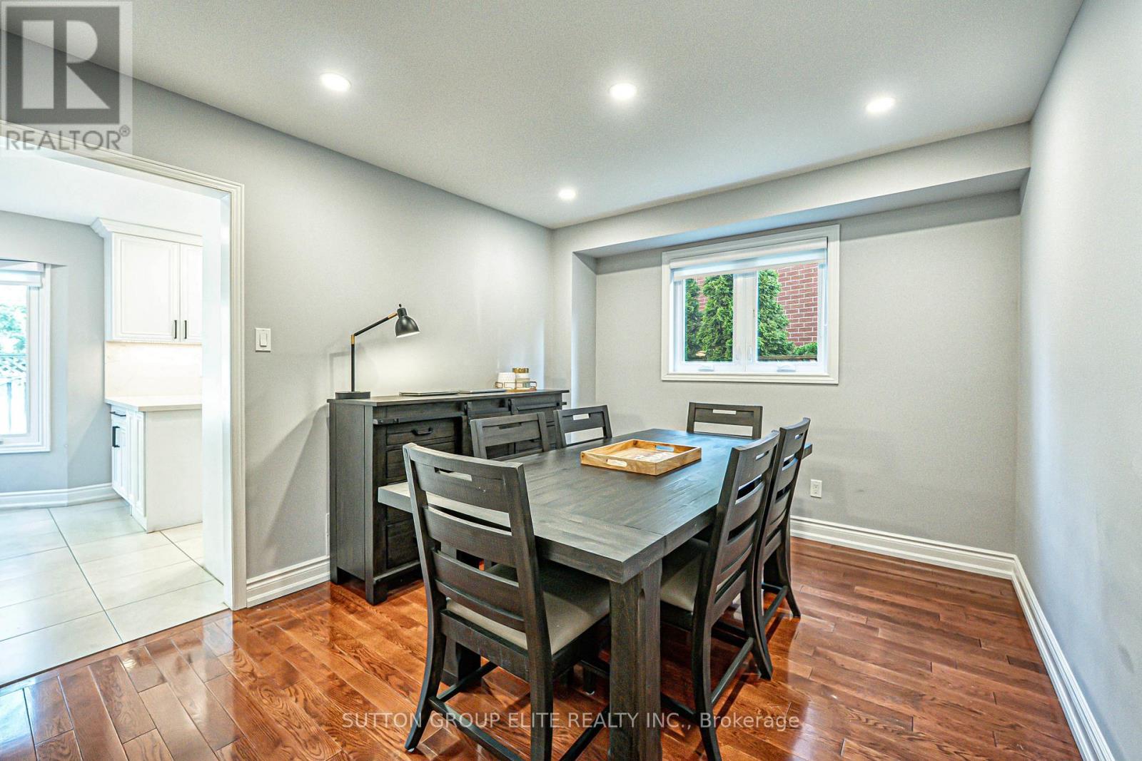298 Fredericksburg Court, Mississauga, ON