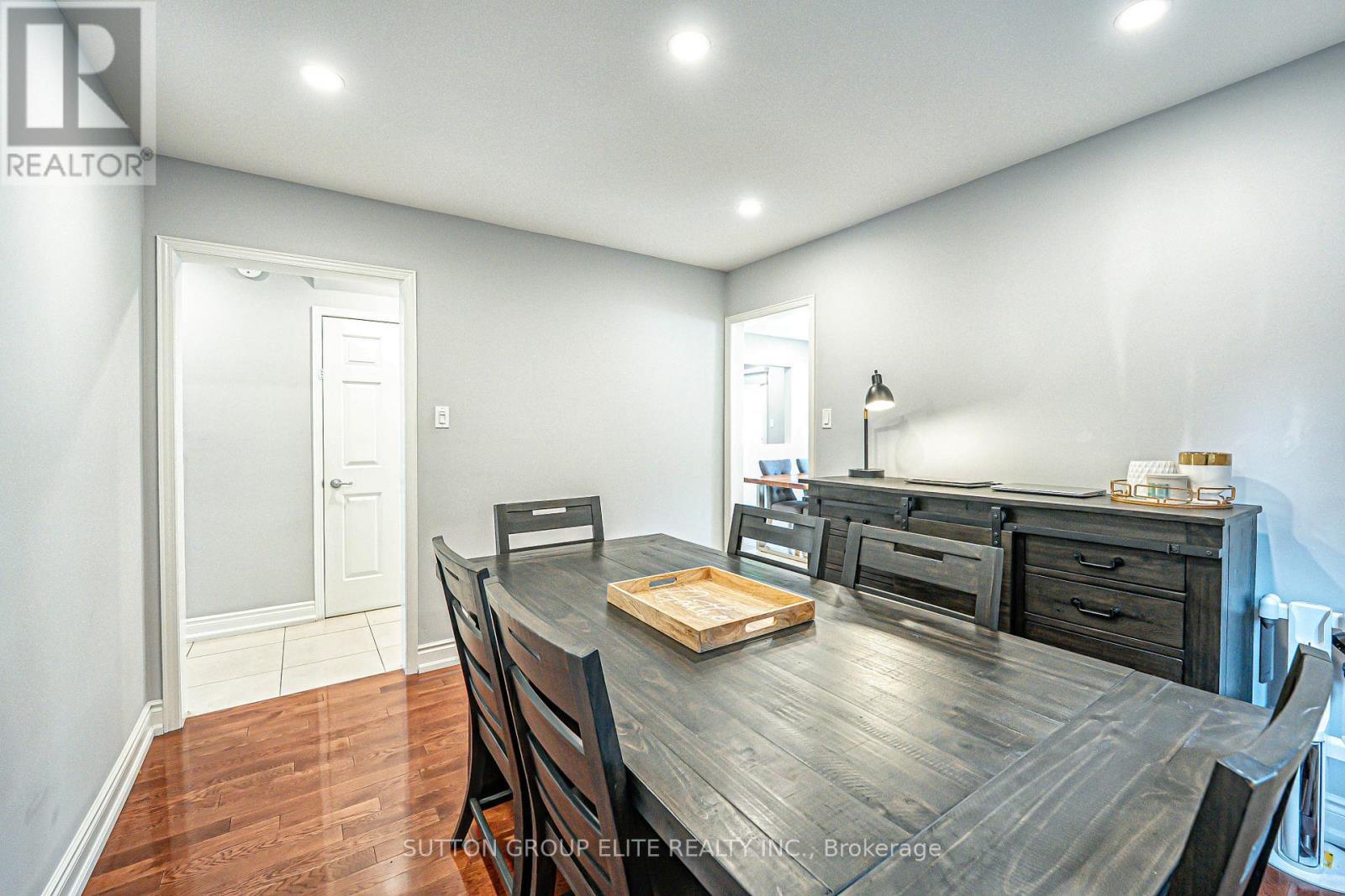 298 Fredericksburg Court, Mississauga, ON