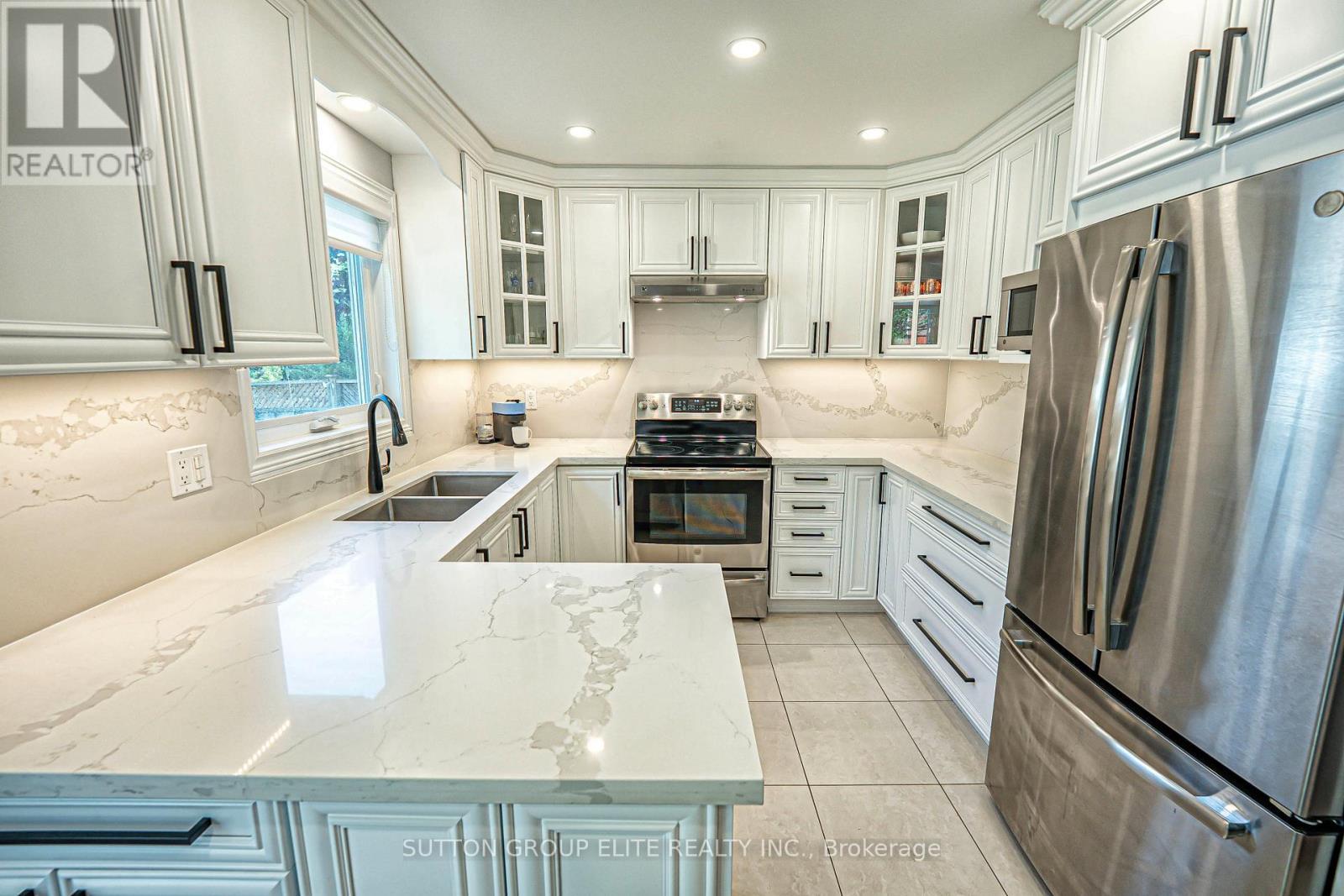 298 Fredericksburg Court, Mississauga, ON