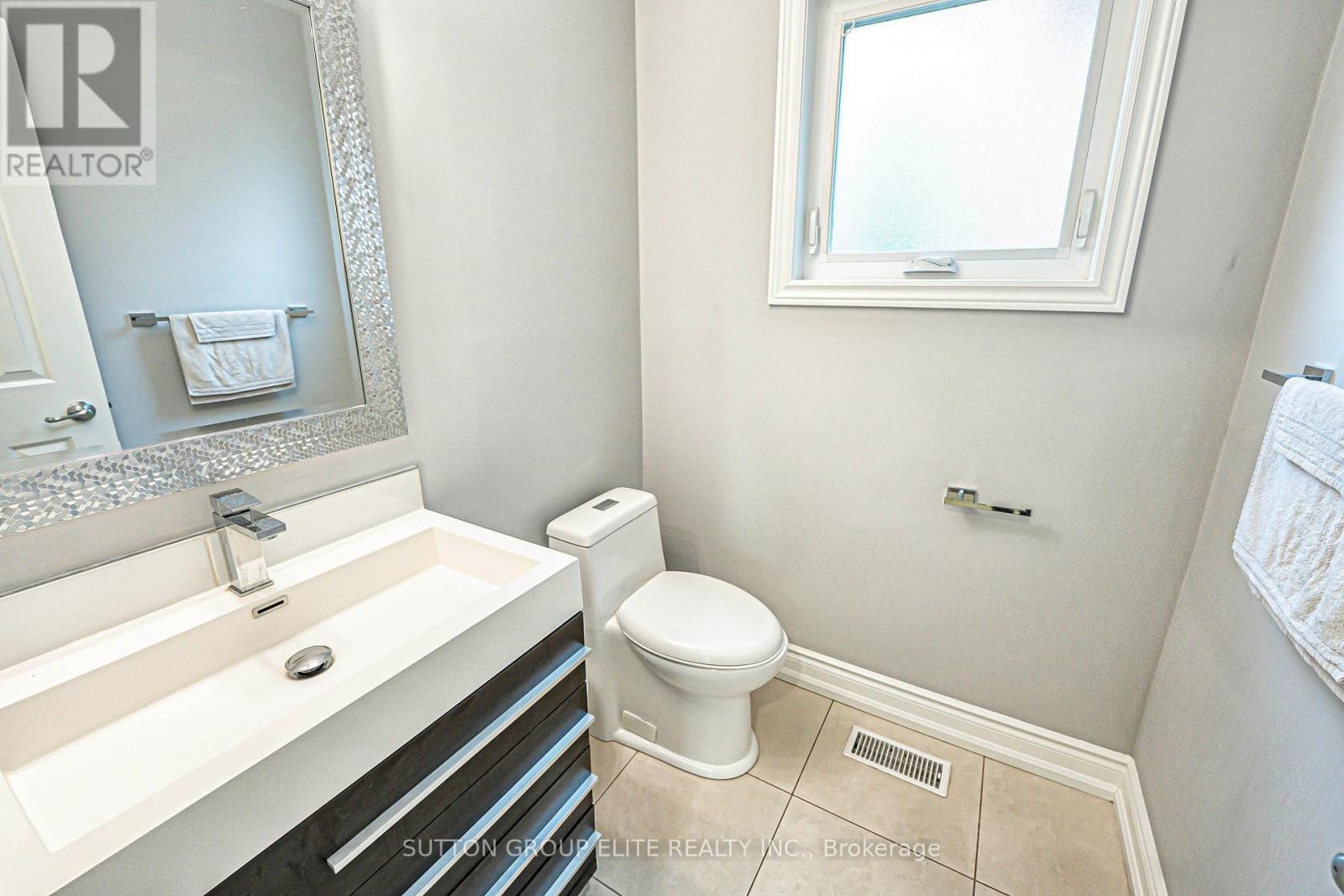 298 Fredericksburg Court, Mississauga, ON