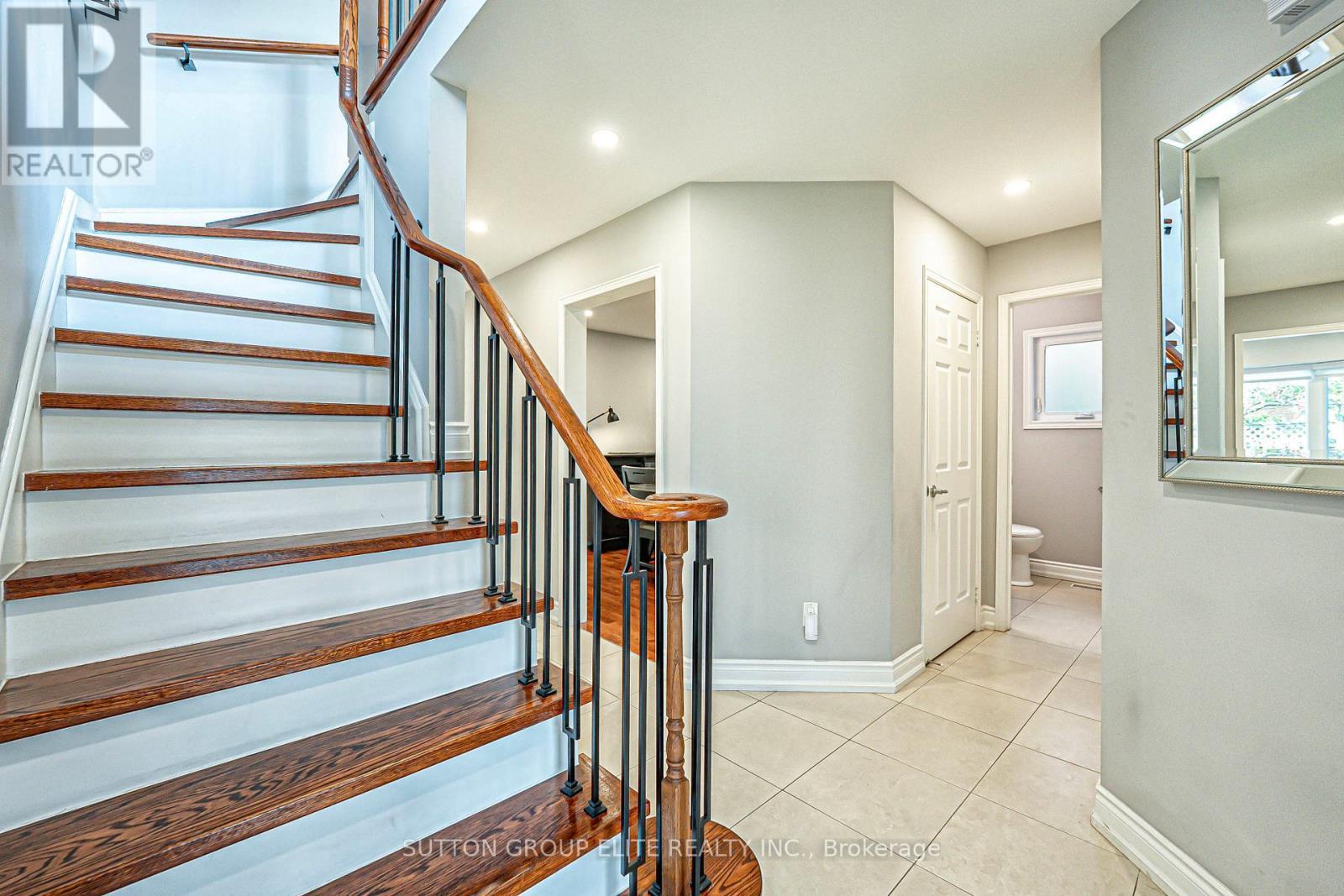 298 Fredericksburg Court, Mississauga, ON