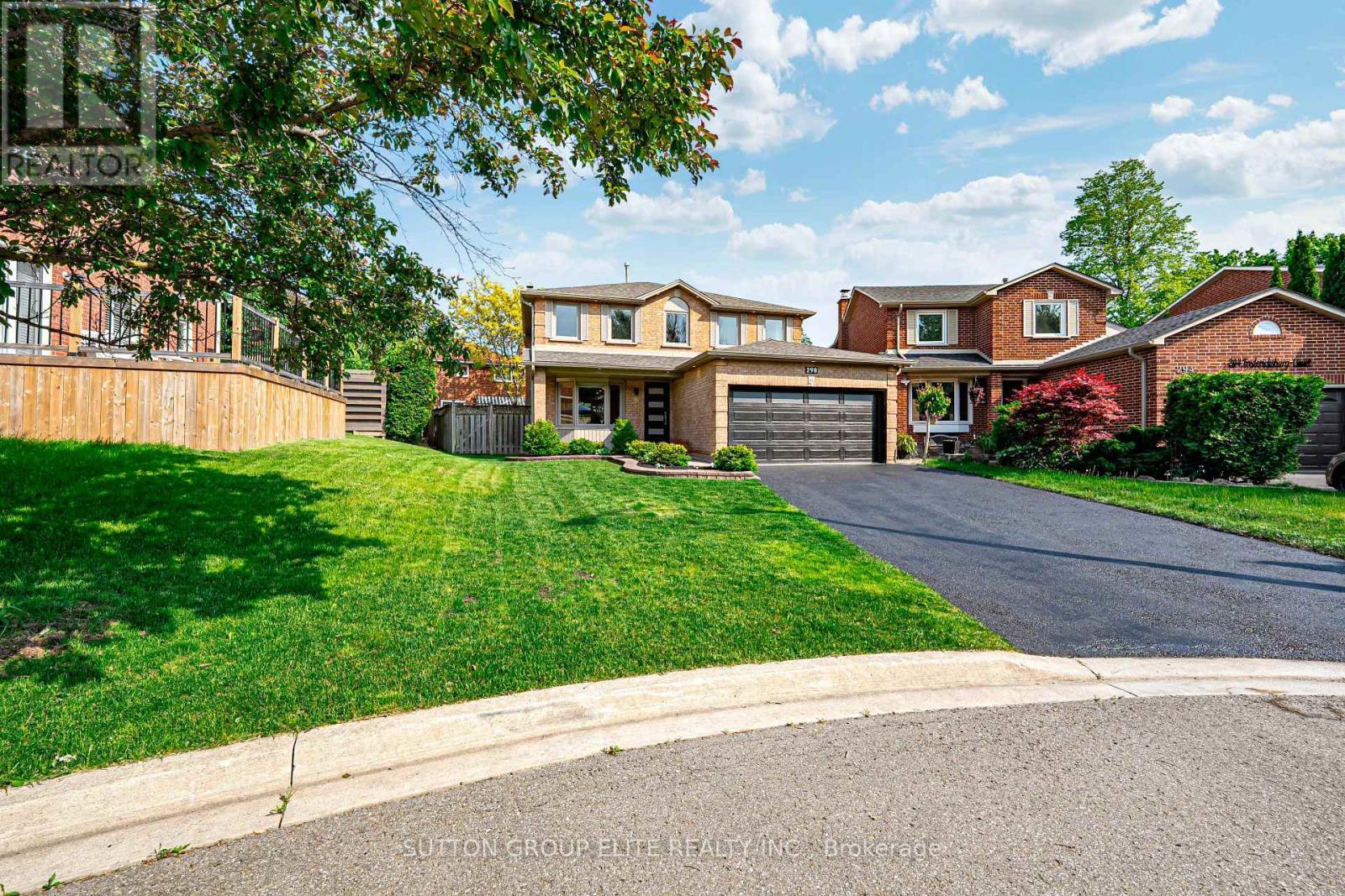 298 Fredericksburg Court, Mississauga, ON
