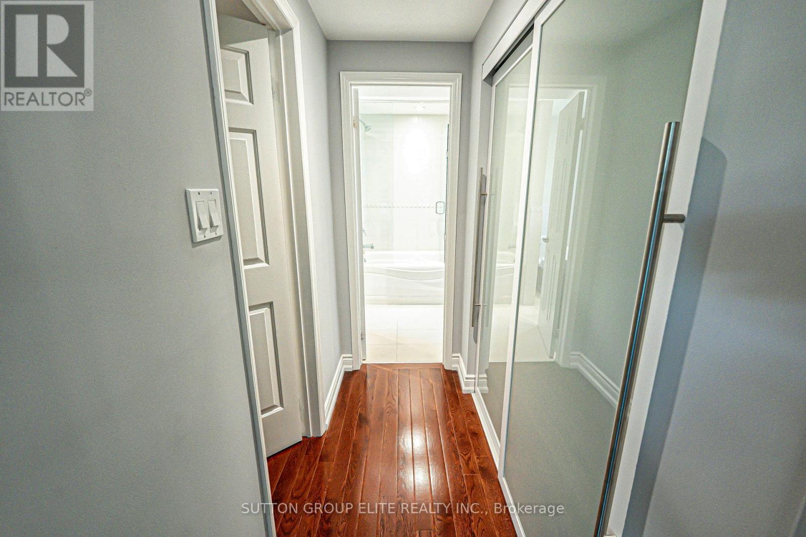 298 Fredericksburg Court, Mississauga, ON