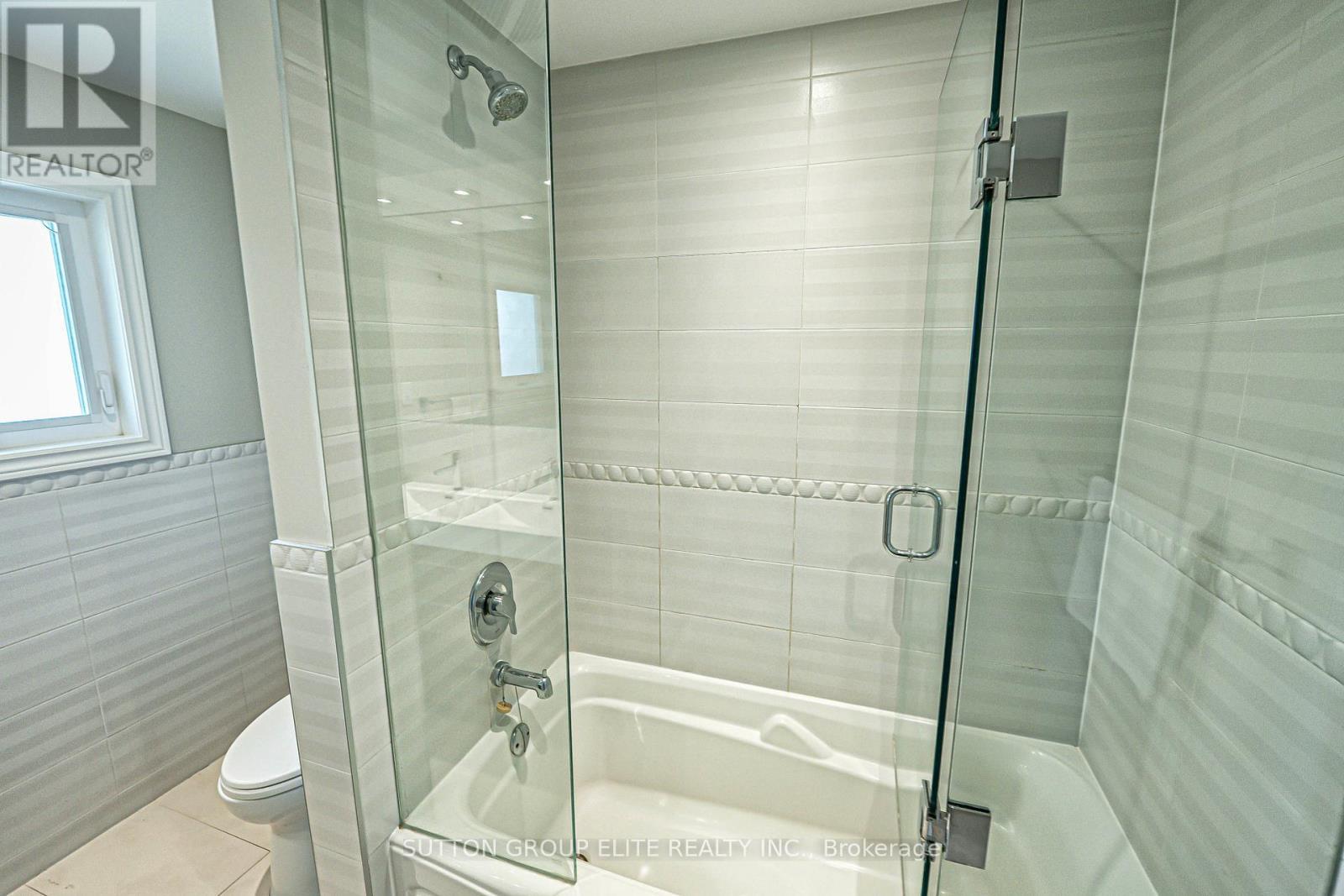 298 Fredericksburg Court, Mississauga, ON