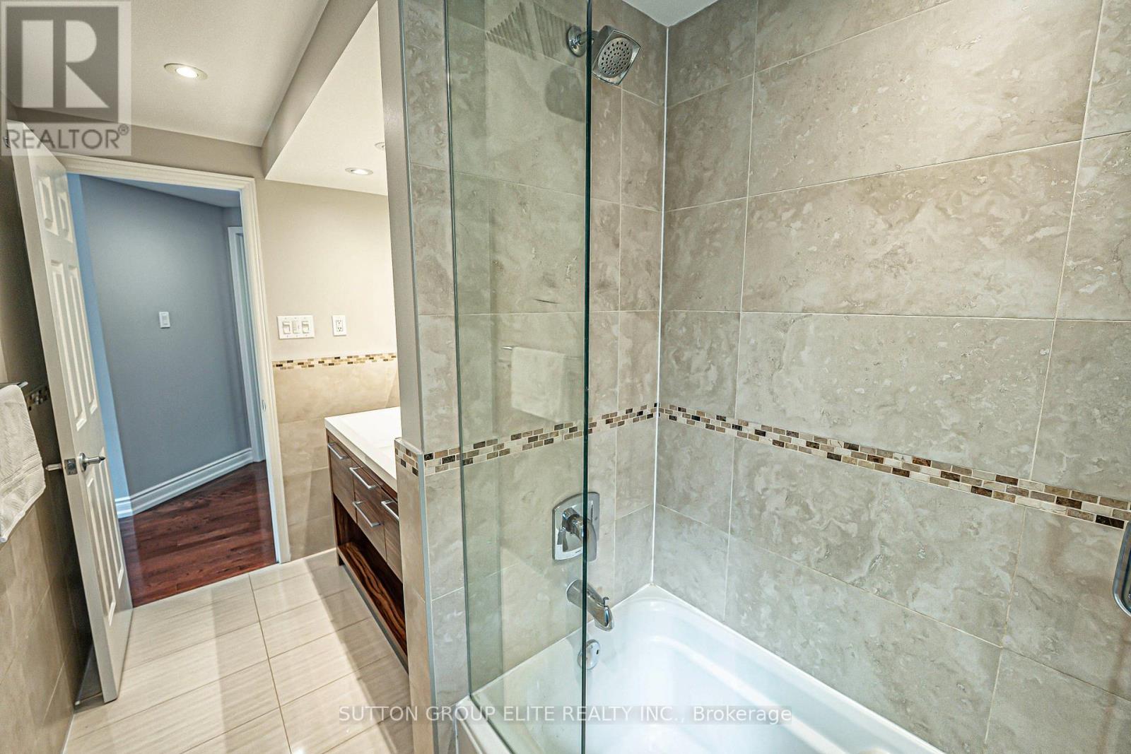 298 Fredericksburg Court, Mississauga, ON