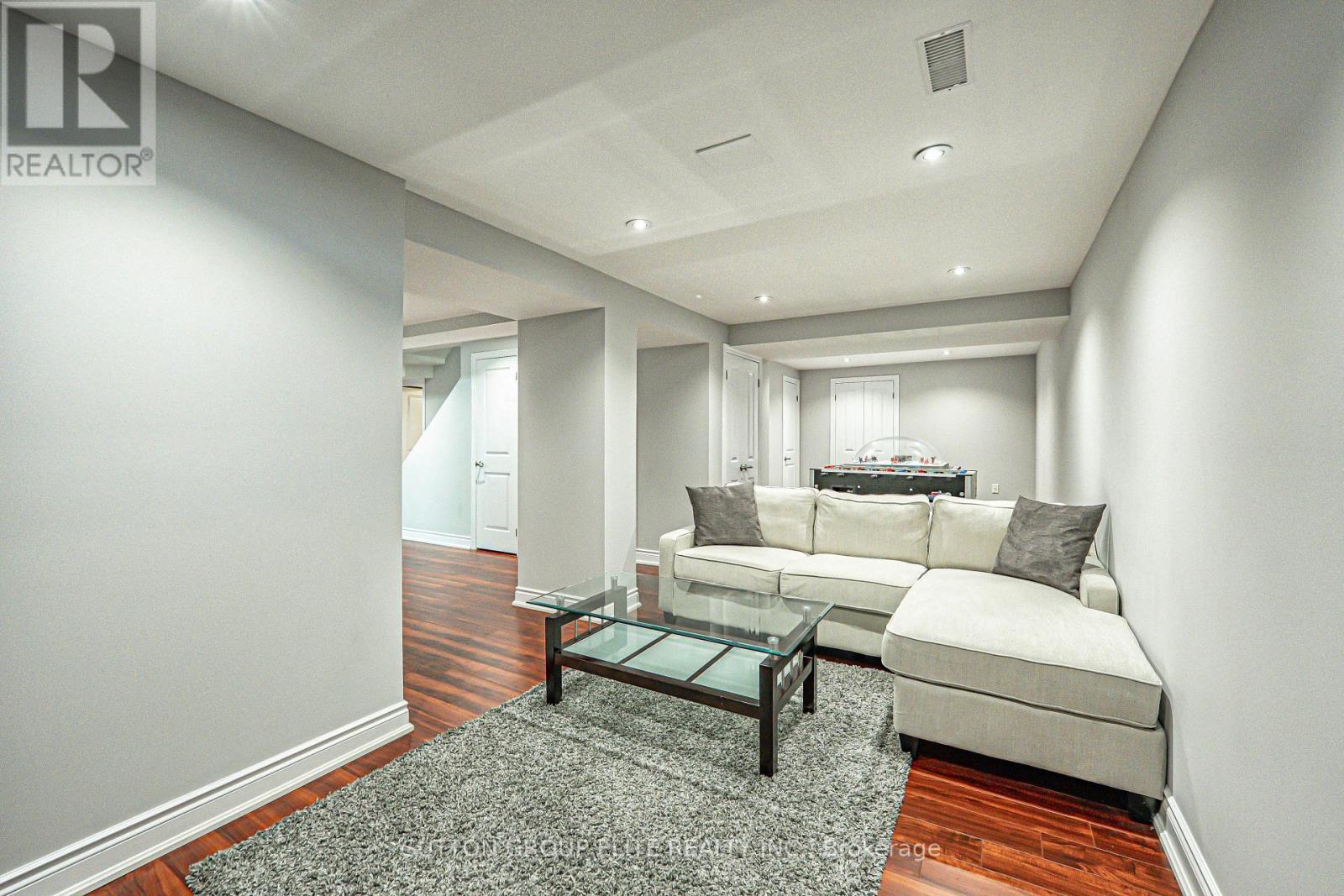 298 Fredericksburg Court, Mississauga, ON