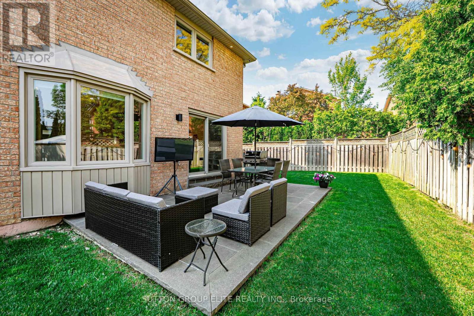 298 Fredericksburg Court, Mississauga, ON