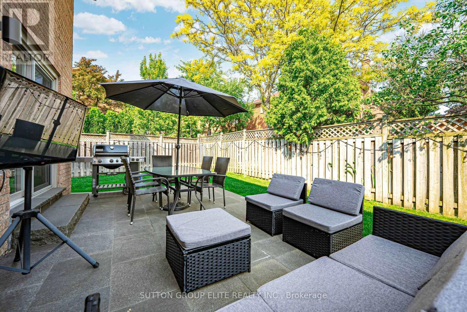 298 Fredericksburg Court, Mississauga, ON