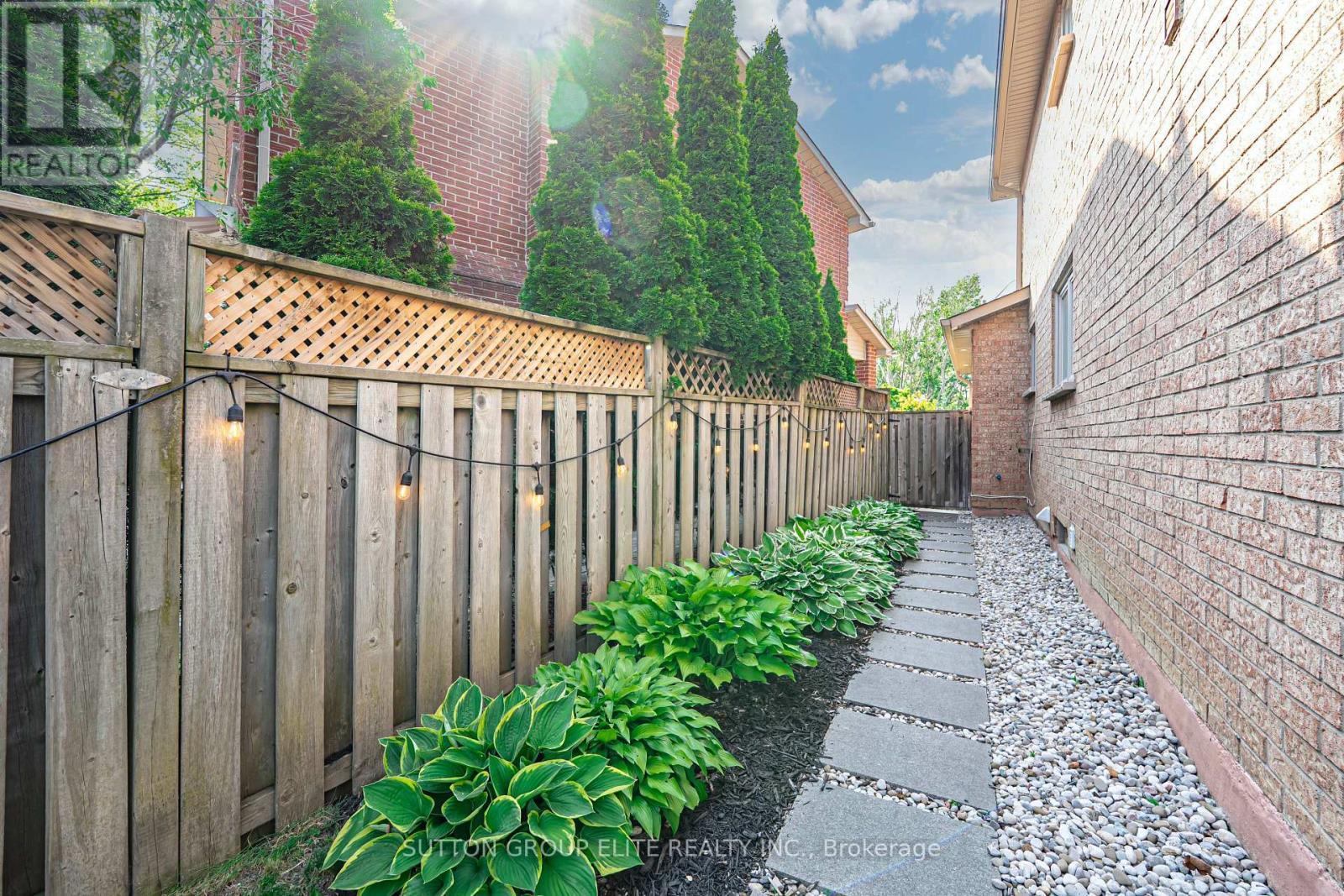 298 Fredericksburg Court, Mississauga, ON