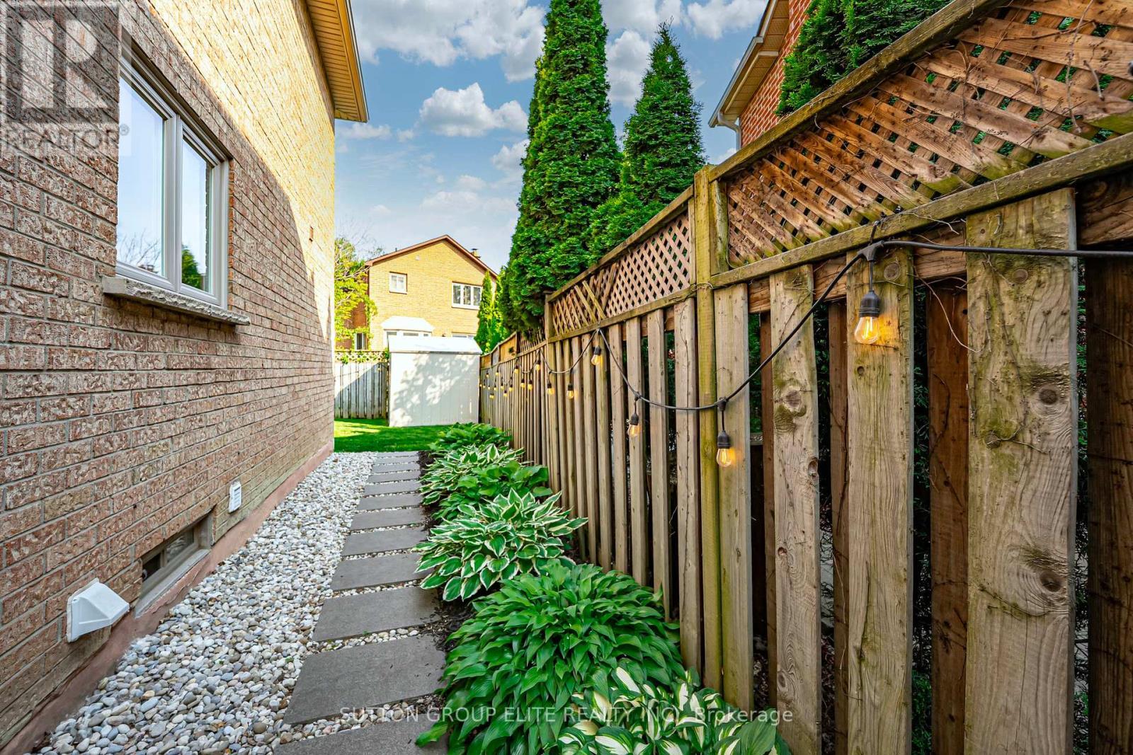 298 Fredericksburg Court, Mississauga, ON