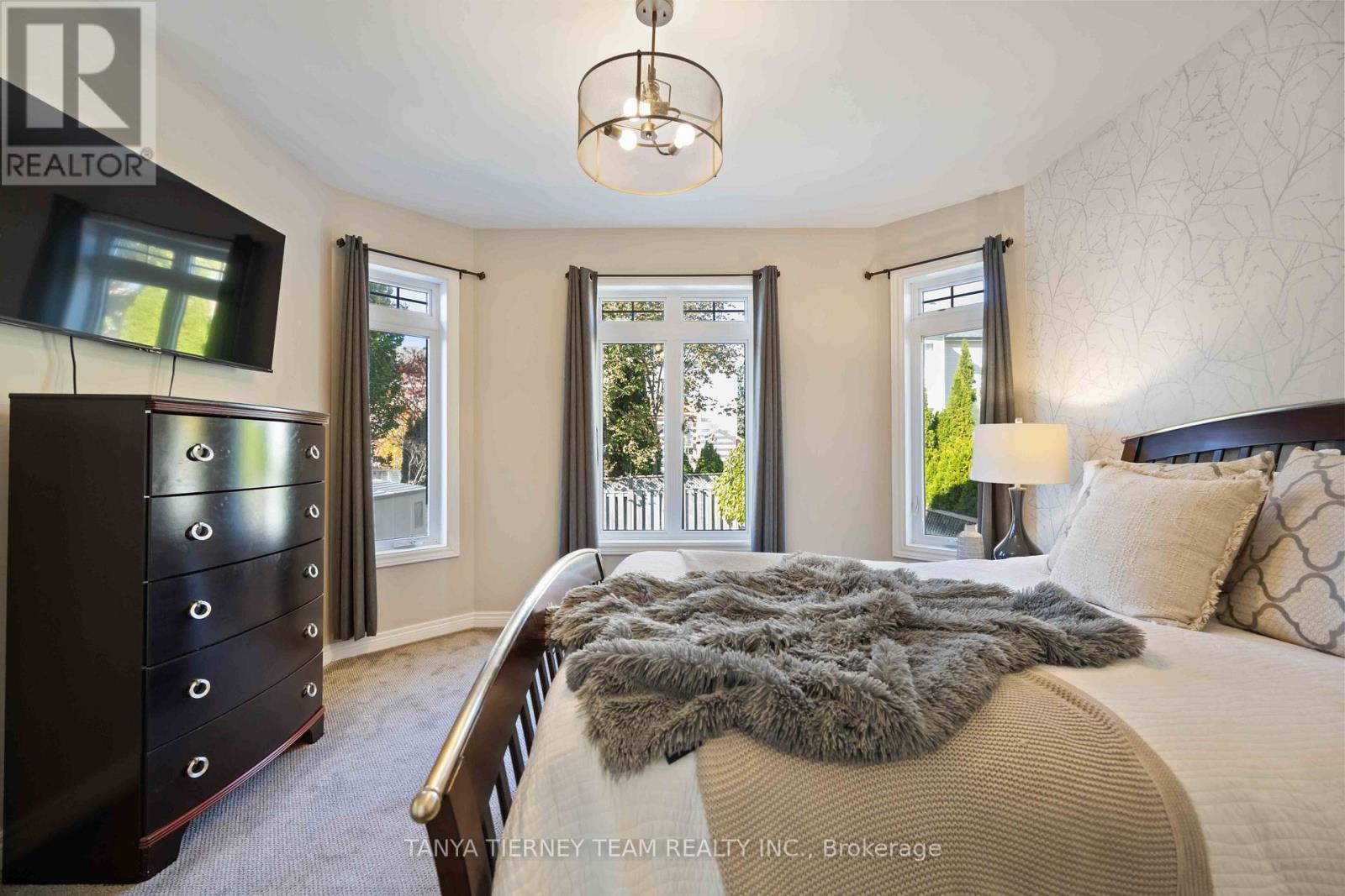 16 Cody Avenue, Whitby, ON