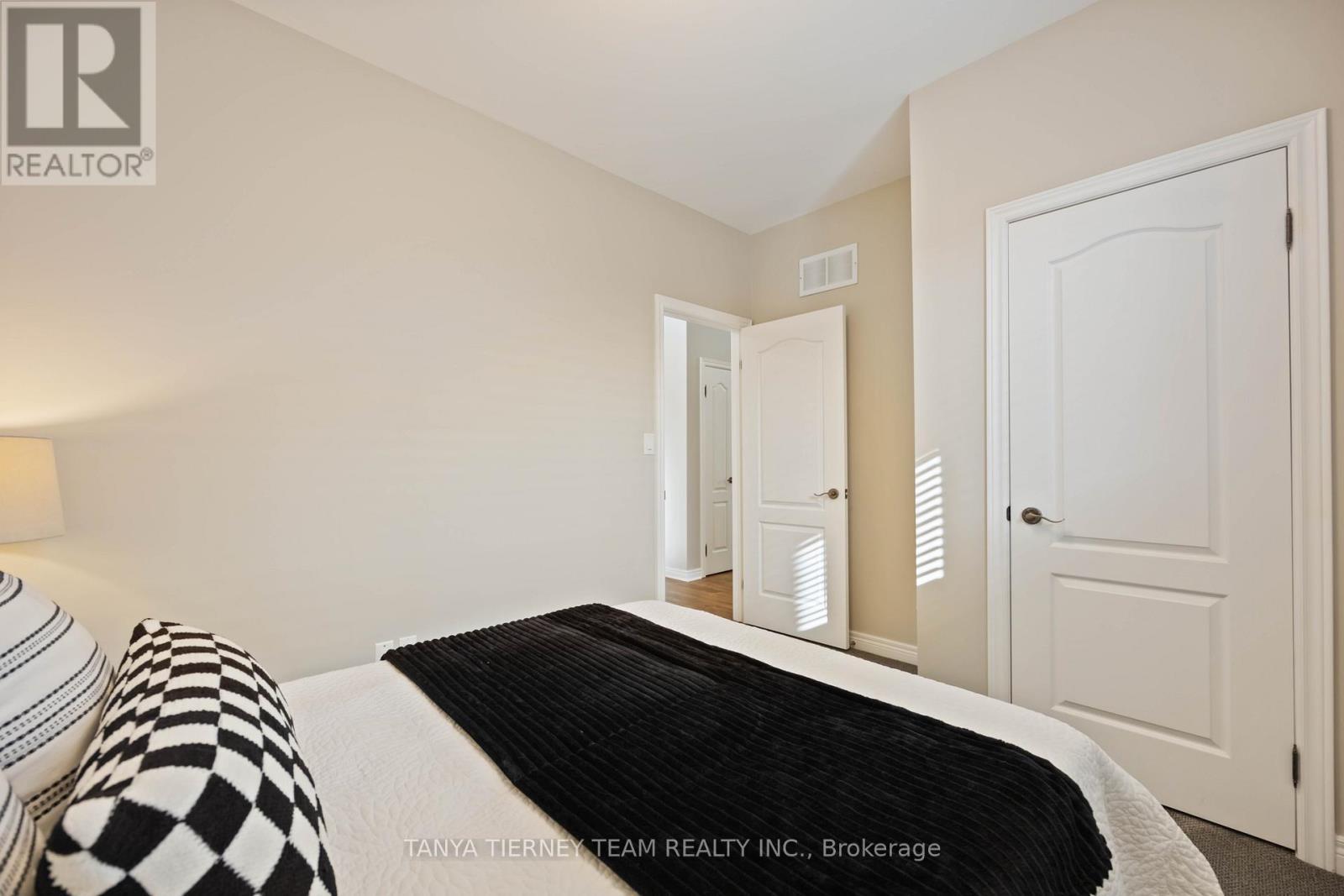 16 Cody Avenue, Whitby, ON