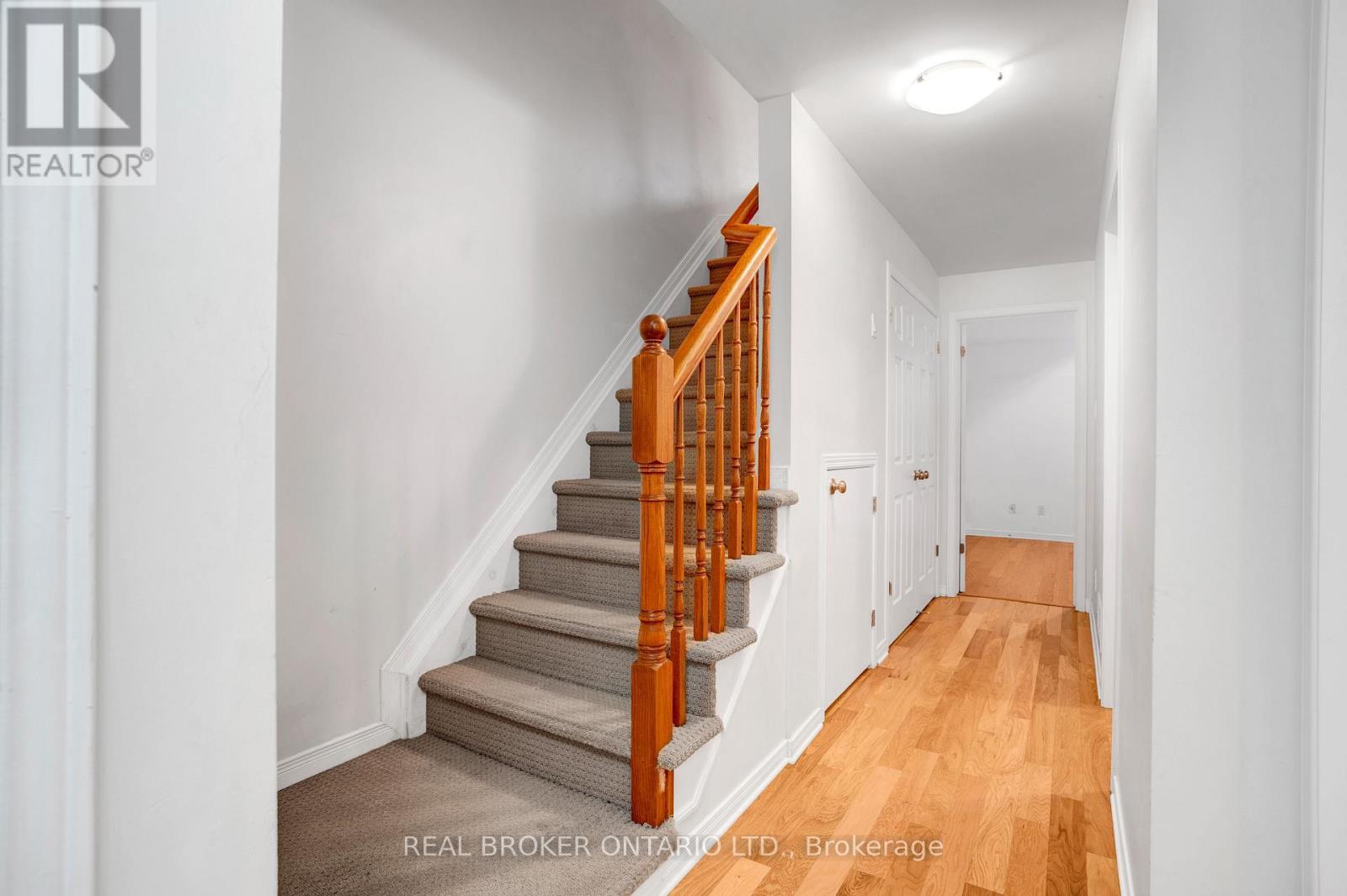 292 London Terrace, Ottawa, ON